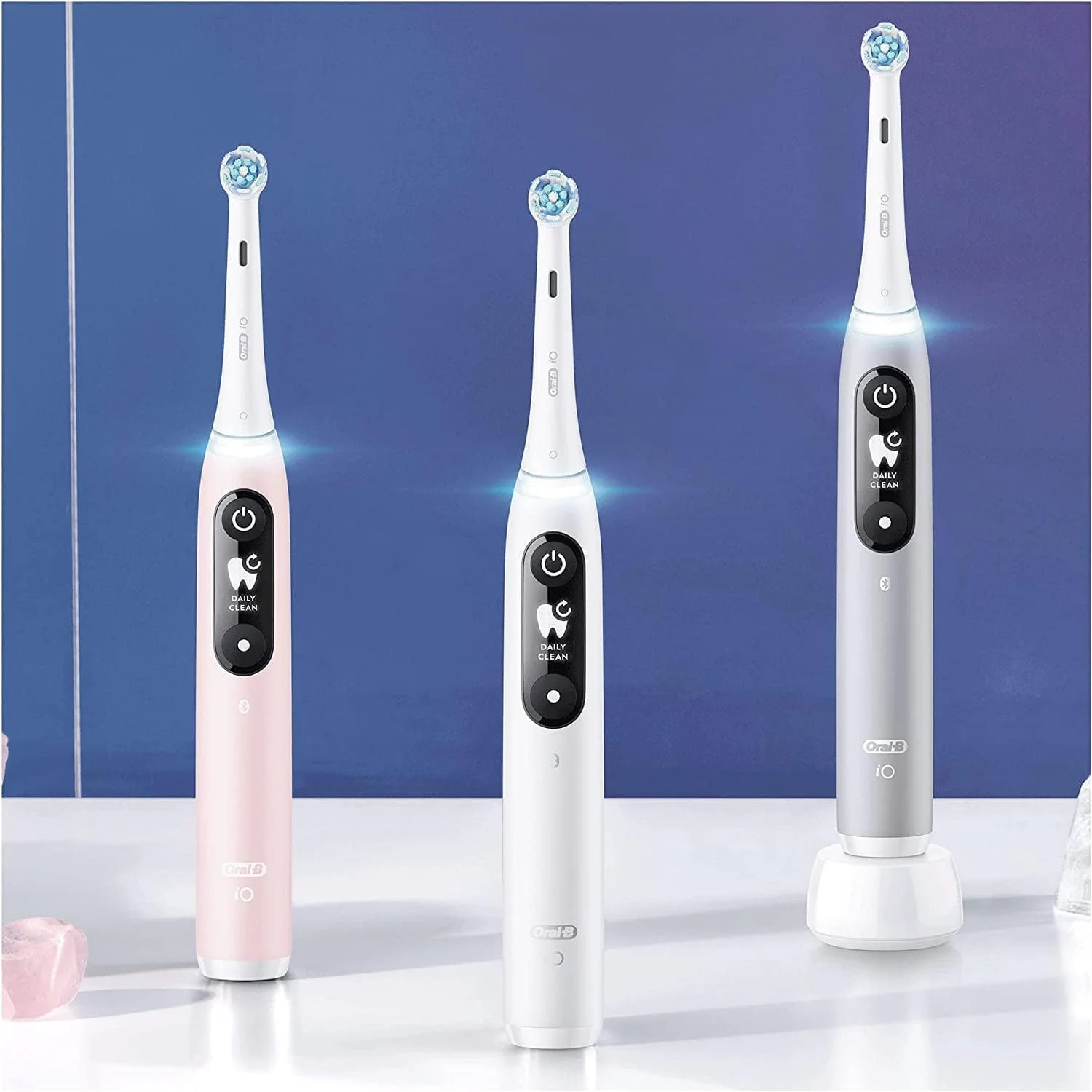 مسواک برقی Oral-B iO6 با فناوری انقلابی iO، دارای 1 سری مسواک و کیف مسافرتی، 5 حالت با قابلیت سفید کردن دندان، دوشاخه 2 پین بریتانیا، خاکستری اوپال مسواک برقی Oral-B iO6 با فناوری انقلابی iO، دارای 1 سری مسواک و کیف مسافرتی، 5 حالت با قابلیت سفید کردن دندان، دوشاخه 2 پین بریتانیا، خاکستری اوپال