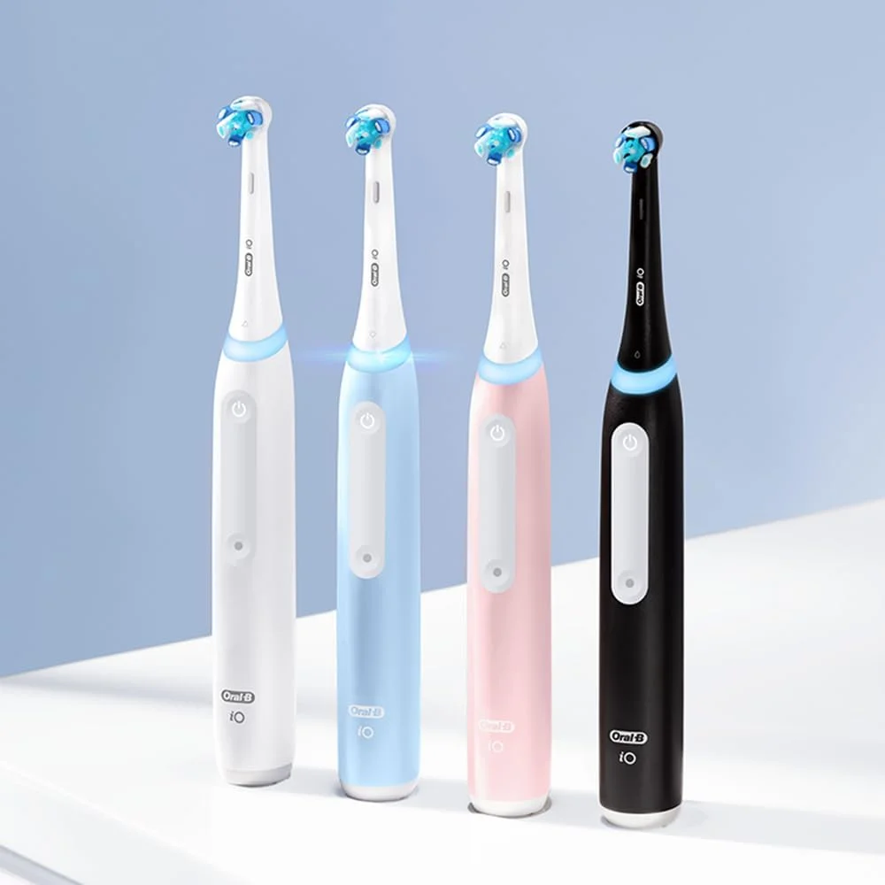 مسواک برقی Oral-B iO Series 3 به همراه (2) سری مسواک، قابل شارژ، سفید مسواک برقی Oral-B iO Series 3 به همراه (2) سری مسواک، قابل شارژ، سفید