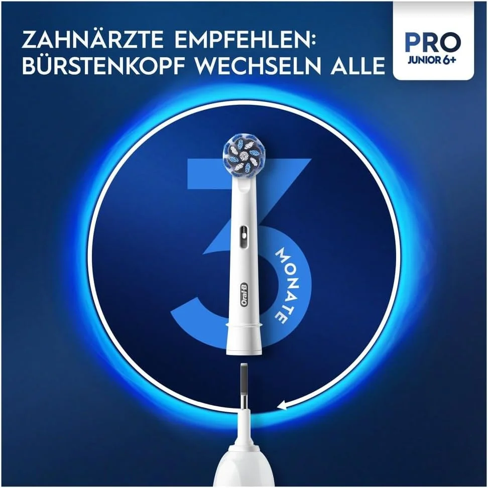 مسواک برقی کودکانه Oral-B Pro Junior مناسب کودکان بالای 6 سال، دارای سنسور فشار، 3 حالت تمیز کردن شامل حالت حساس برای مراقبت از دندان، برس های نرم و تایمر، طراحی شده توسط براون، سبز مسواک برقی کودکانه Oral-B Pro Junior مناسب کودکان بالای 6 سال، دارای سنسور فشار، 3 حالت تمیز کردن شامل حالت حساس برای مراقبت از دندان، برس های نرم و تایمر، طراحی شده توسط براون، سبز