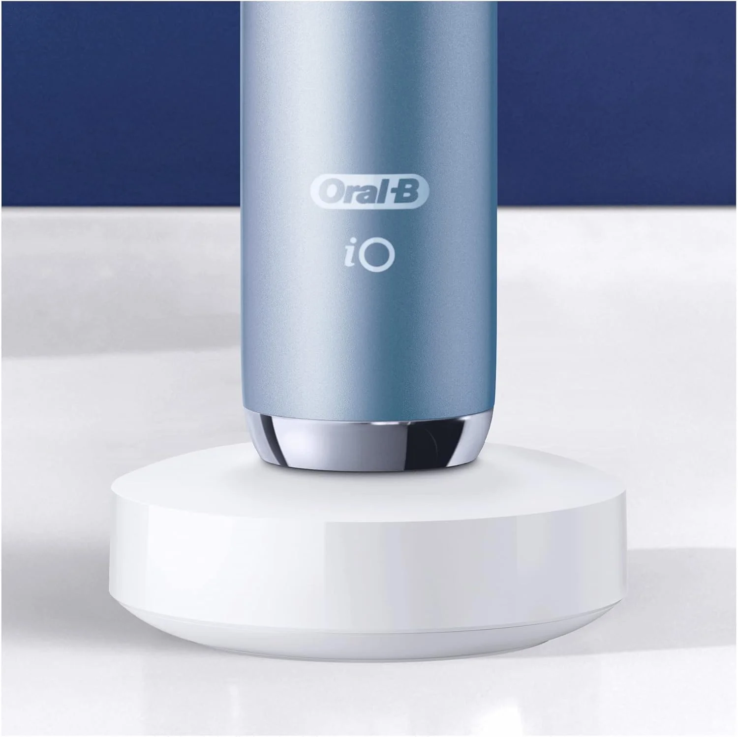 مسواک برقی Oral-B iO Series 9، نسخه ویژه، همراه با اپلیکیشن موبایل Oral-B، با Magnet iO، کیف مسافرتی با عملکرد شارژ، کیف لوازم آرایشی، آبی مسواک برقی Oral-B iO Series 9، نسخه ویژه، همراه با اپلیکیشن موبایل Oral-B، با Magnet iO، کیف مسافرتی با عملکرد شارژ، کیف لوازم آرایشی، آبی