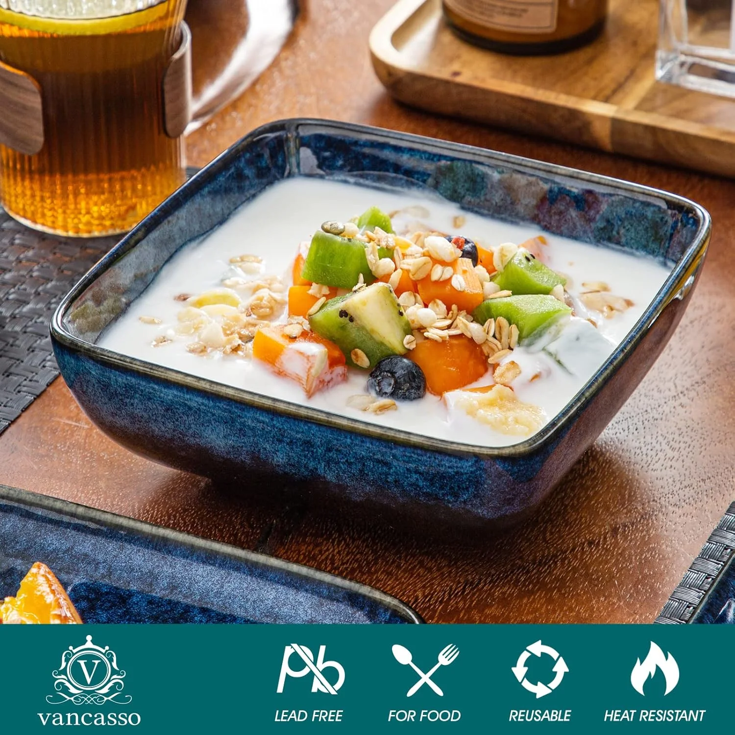 سرویس غذاخوری 16 پارچه وانکاسو، مجموعه ظروف سرامیکی با لعاب واکنش‌گر مربعی، شامل بشقاب غذاخوری، بشقاب دسر، کاسه و بشقاب سوپ. طرح آبی وینتیج، مناسب برای 4 نفر