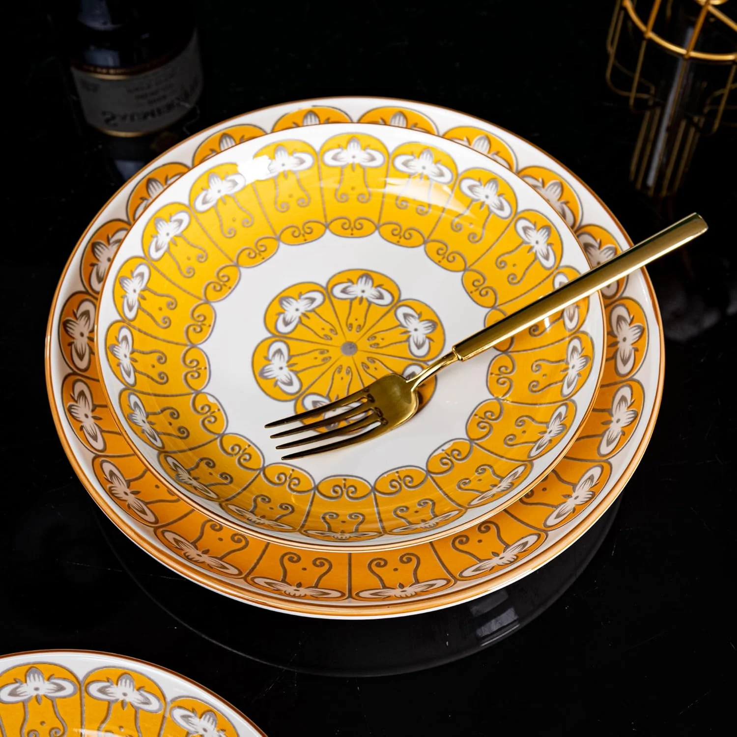 سرویس غذاخوری سرامیکی 12 پارچه طرح طلایی تک پلاس - شامل 4 عدد بشقاب 10.2 اینچی، 4 عدد بشقاب 8 اینچی، 4 عدد کاسه 5.5 اینچی | قابل استفاده در مایکروویو و ماشین ظرفشویی | ست ظروف شیک برای غذاخوری مجلل سرویس غذاخوری سرامیکی 12 پارچه طرح طلایی تک پلاس - شامل 4 عدد بشقاب 10.2 اینچی، 4 عدد بشقاب 8 اینچی، 4 عدد کاسه 5.5 اینچی | قابل استفاده در مایکروویو و ماشین ظرفشویی | ست ظروف شیک برای غذاخوری مجلل