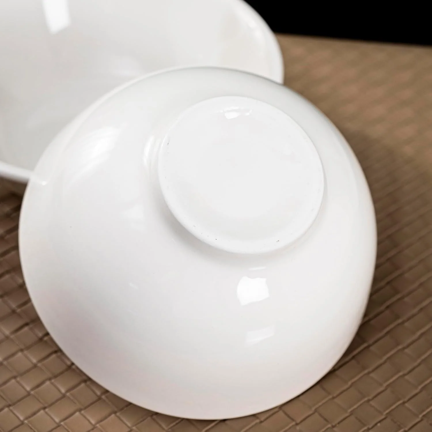 سرویس غذاخوری 16 پارچه سرامیکی سفید تک پلاس - بشقاب های 10.5 اینچی و 9 اینچی، کاسه های 6 اینچی و 5 اینچی - قابل استفاده در مایکروویو، ماشین ظرفشویی و فر - ظروف غذاخوری شیک و مینیمالیستی برای غذا خوردن و پذیرایی سرویس غذاخوری 16 پارچه سرامیکی سفید تک پلاس - بشقاب های 10.5 اینچی و 9 اینچی، کاسه های 6 اینچی و 5 اینچی - قابل استفاده در مایکروویو، ماشین ظرفشویی و فر - ظروف غذاخوری شیک و مینیمالیستی برای غذا خوردن و پذیرایی