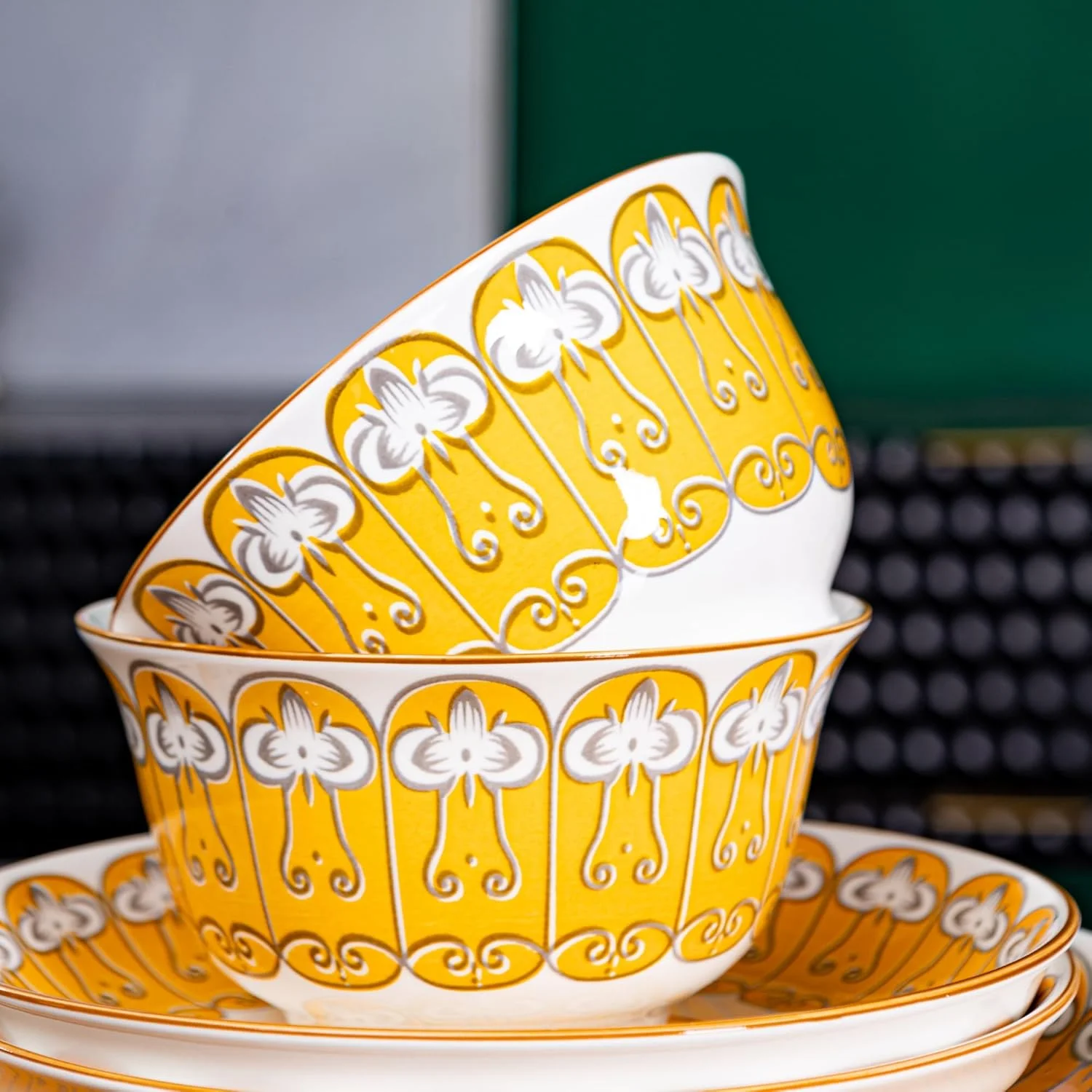 سرویس غذاخوری سرامیکی 12 پارچه طرح طلایی تک پلاس - شامل 4 عدد بشقاب 10.2 اینچی، 4 عدد بشقاب 8 اینچی، 4 عدد کاسه 5.5 اینچی | قابل استفاده در مایکروویو و ماشین ظرفشویی | ست ظروف شیک برای غذاخوری مجلل سرویس غذاخوری سرامیکی 12 پارچه طرح طلایی تک پلاس - شامل 4 عدد بشقاب 10.2 اینچی، 4 عدد بشقاب 8 اینچی، 4 عدد کاسه 5.5 اینچی | قابل استفاده در مایکروویو و ماشین ظرفشویی | ست ظروف شیک برای غذاخوری مجلل