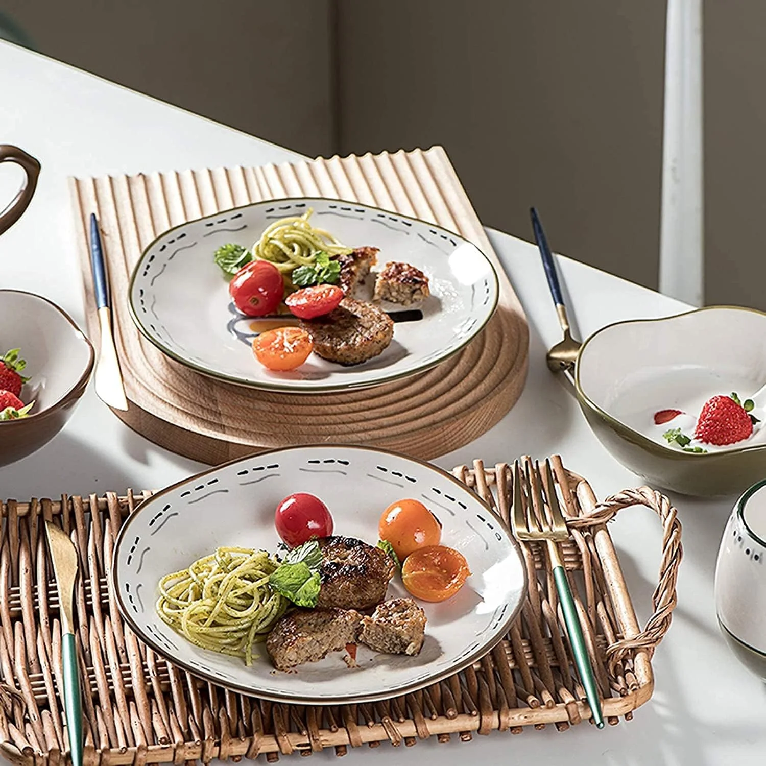 سرویس غذاخوری برای رستوران لوکس و منزل، سرویس های سرامیکی غذاخوری، ست ظروف چینی 20 تکه با طرح سبزیجات دستی سرویس غذاخوری برای رستوران لوکس و منزل، سرویس های سرامیکی غذاخوری، ست ظروف چینی 20 تکه با طرح سبزیجات دستی