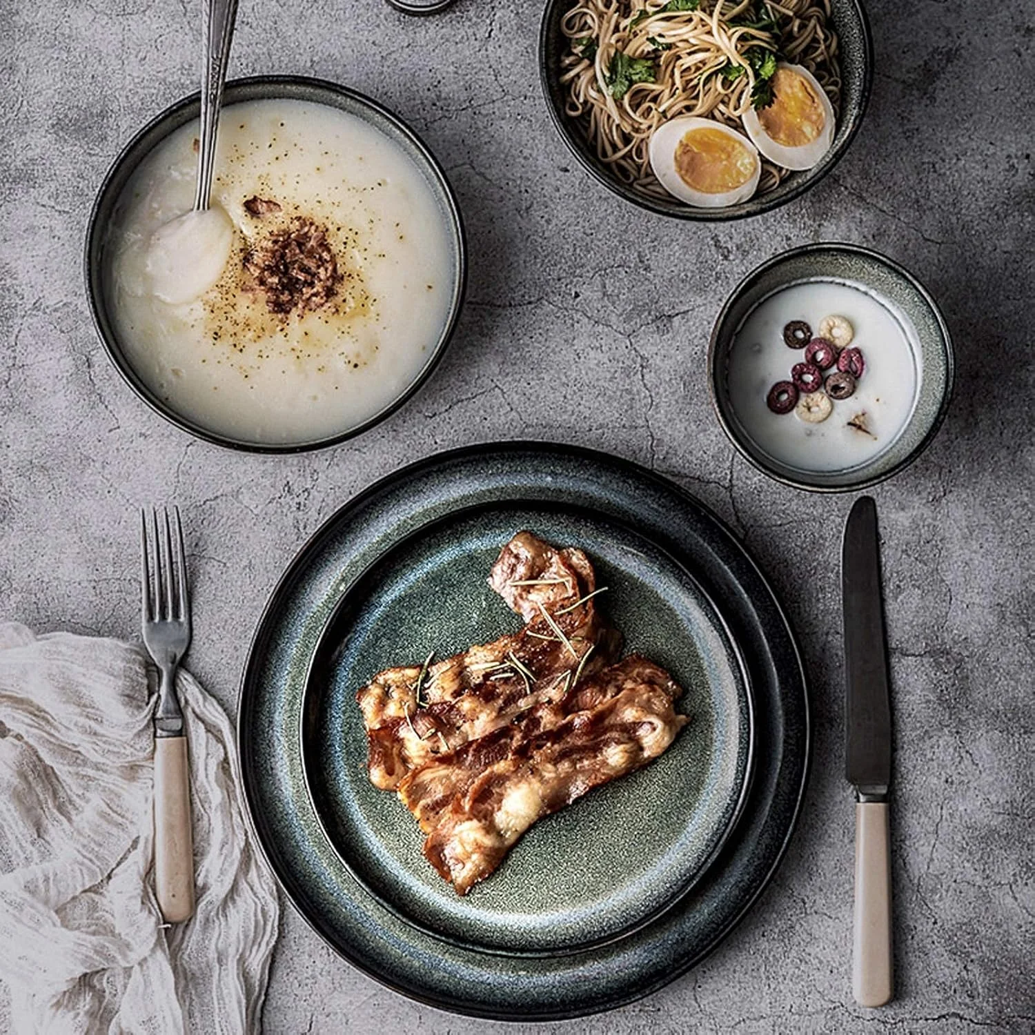 سرویس غذاخوری، سرویس ظروف چینی، ست ترکیبی 30 تکه ظروف سرامیکی با لعاب کوره ای رترو | کاسه های غلات و ست بشقاب استیک برای رستوران سرویس غذاخوری، سرویس ظروف چینی، ست ترکیبی 30 تکه ظروف سرامیکی با لعاب کوره ای رترو | کاسه های غلات و ست بشقاب استیک برای رستوران