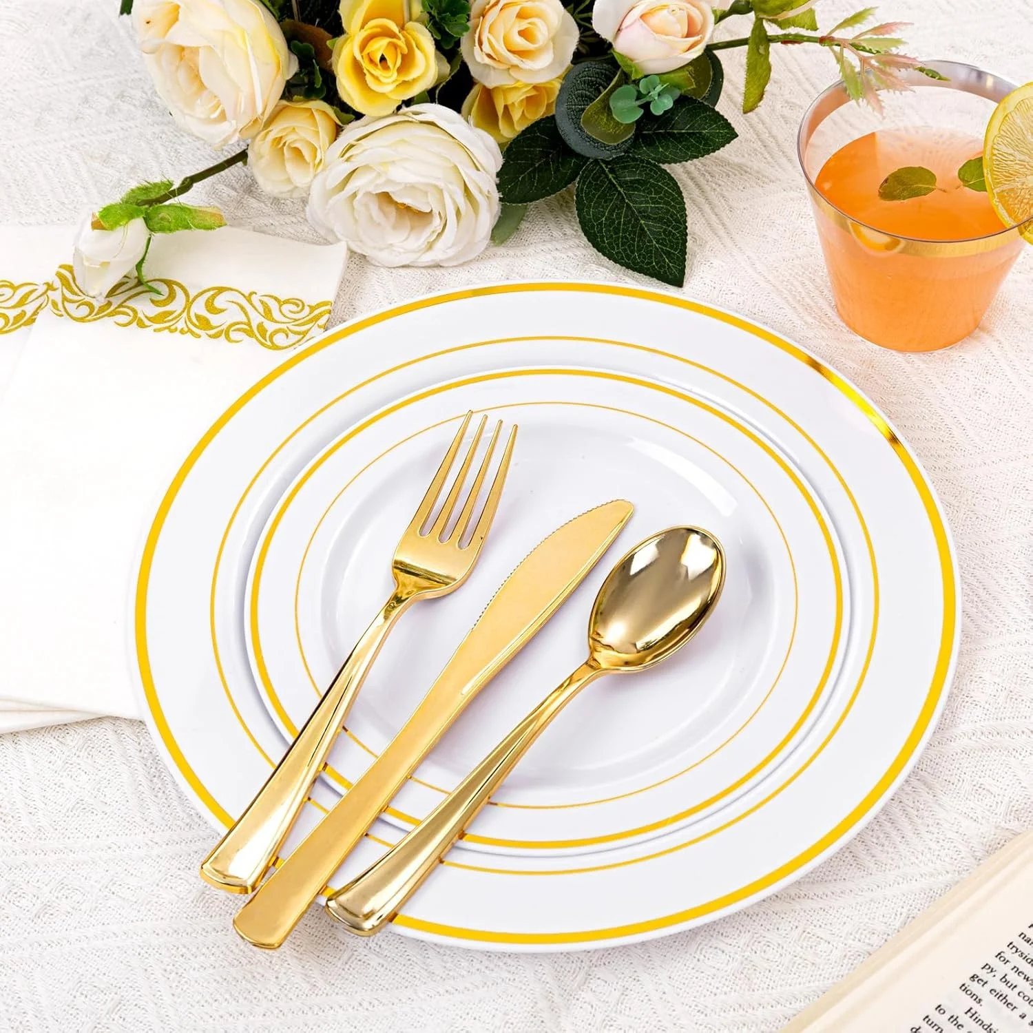 ست ظروف پلاستیکی طلایی 175 تکه PFUTURE برای 25 مهمان - شامل 25 بشقاب غذاخوری، 25 بشقاب دسر، 25 دستمال کاغذی، قاشق و چنگال و 25 فنجان