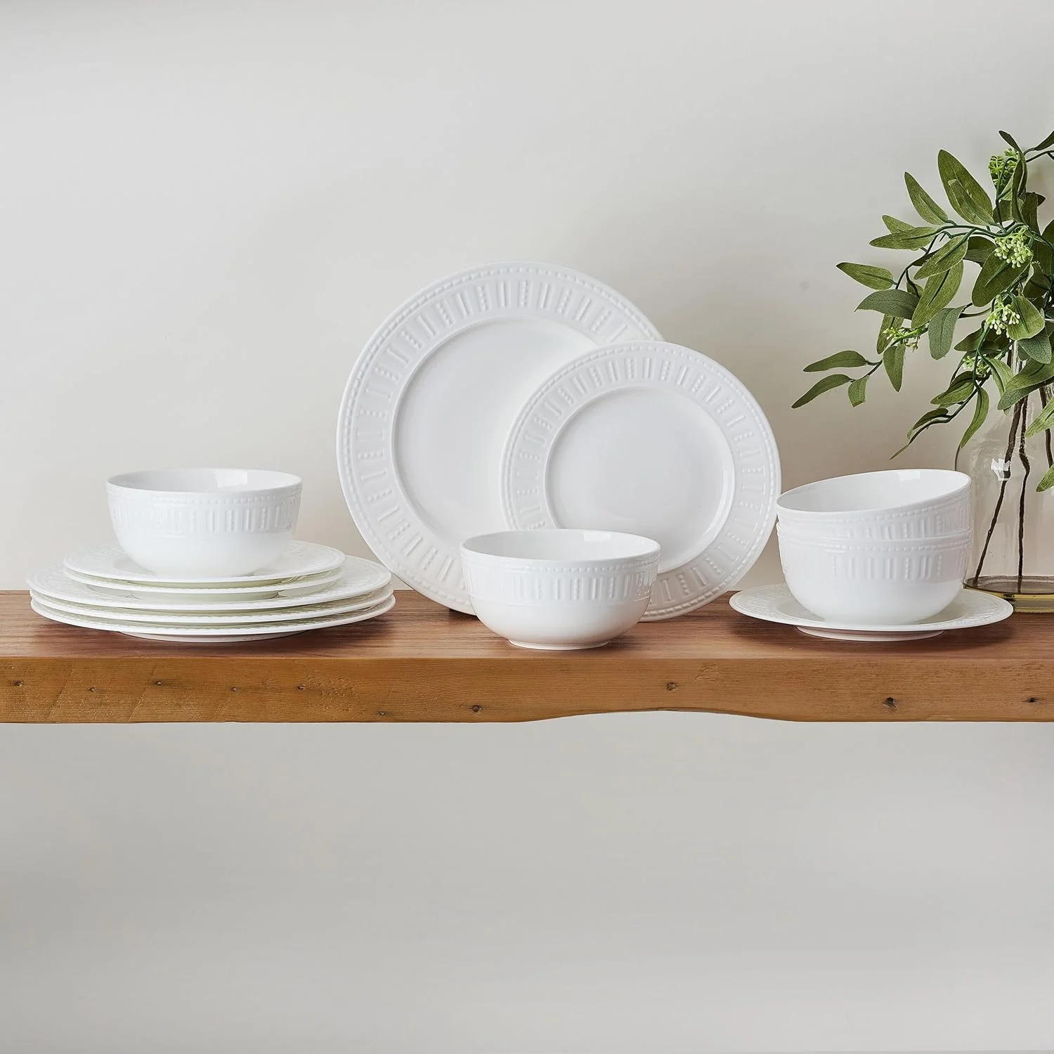 سرویس غذاخوری 12 پارچه چینی استخوانی سبک وزن و مقاوم در برابر لب پر شدن Mikasa Miles، مناسب برای 4 نفر، سفید سرویس غذاخوری 12 پارچه چینی استخوانی سبک وزن و مقاوم در برابر لب پر شدن Mikasa Miles، مناسب برای 4 نفر، سفید