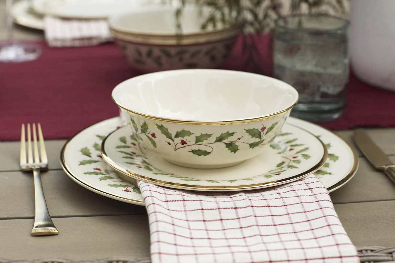Lenox 893172 Holiday 12-Piece Plate and Bowl Set, Christmas Dinnerware, Hosting Lenox 893172 Holiday 12-Piece Plate and Bowl Set, Christmas Dinnerware, Hosting