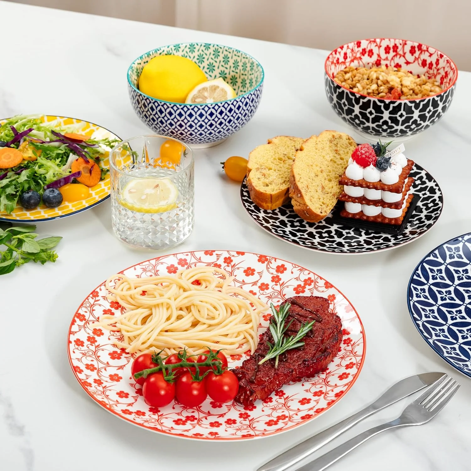 سرویس ظروف غذاخوری سرامیکی 12 تکه LEHAHA، سرویس غذاخوری گرد چینی برای 4 نفر، مجموعه بشقاب و کاسه قابل استفاده در مایکروویو و ماشین ظرفشویی، مجموعه ظروف غذاخوری آشپزخانه، رنگ های متنوع