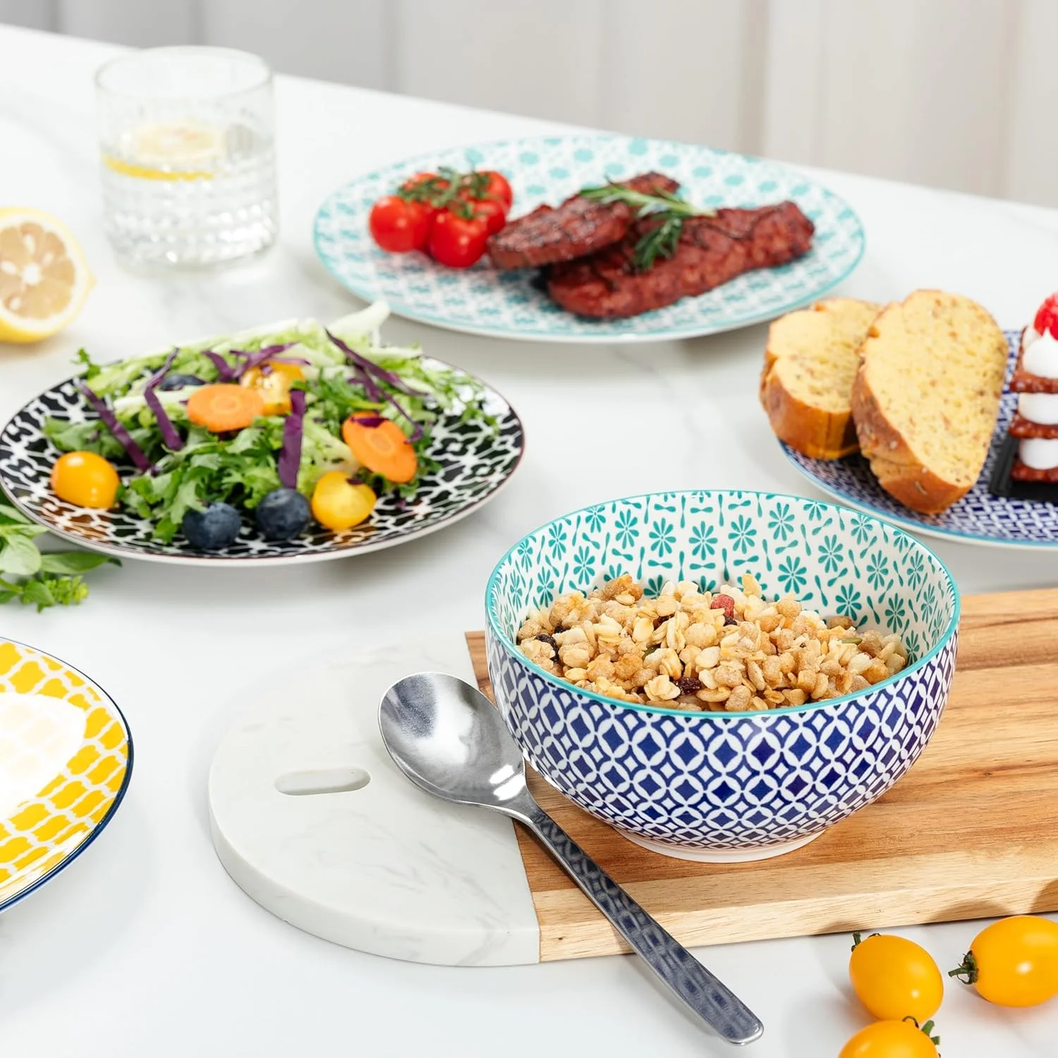 سرویس ظروف غذاخوری سرامیکی 12 تکه LEHAHA، سرویس غذاخوری گرد چینی برای 4 نفر، مجموعه بشقاب و کاسه قابل استفاده در مایکروویو و ماشین ظرفشویی، مجموعه ظروف غذاخوری آشپزخانه، رنگ های متنوع