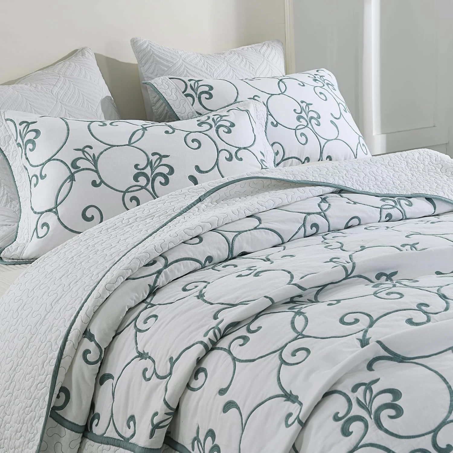 SahSahCasa 100% Cotton 120"x102" Oversized Bedspread Coverlet Quilt Set Queen Size, Queen Quilted Bedspread Extra Large Quilt, Embroidery XL Bed Spread Lightweight Comforter, Blue/White SahSahCasa 100% Cotton 120"x102" Oversized Bedspread Coverlet Quilt Set Queen Size, Queen Quilted Bedspread Extra Large Quilt, Embroidery XL Bed Spread Lightweight Comforter, Blue/White