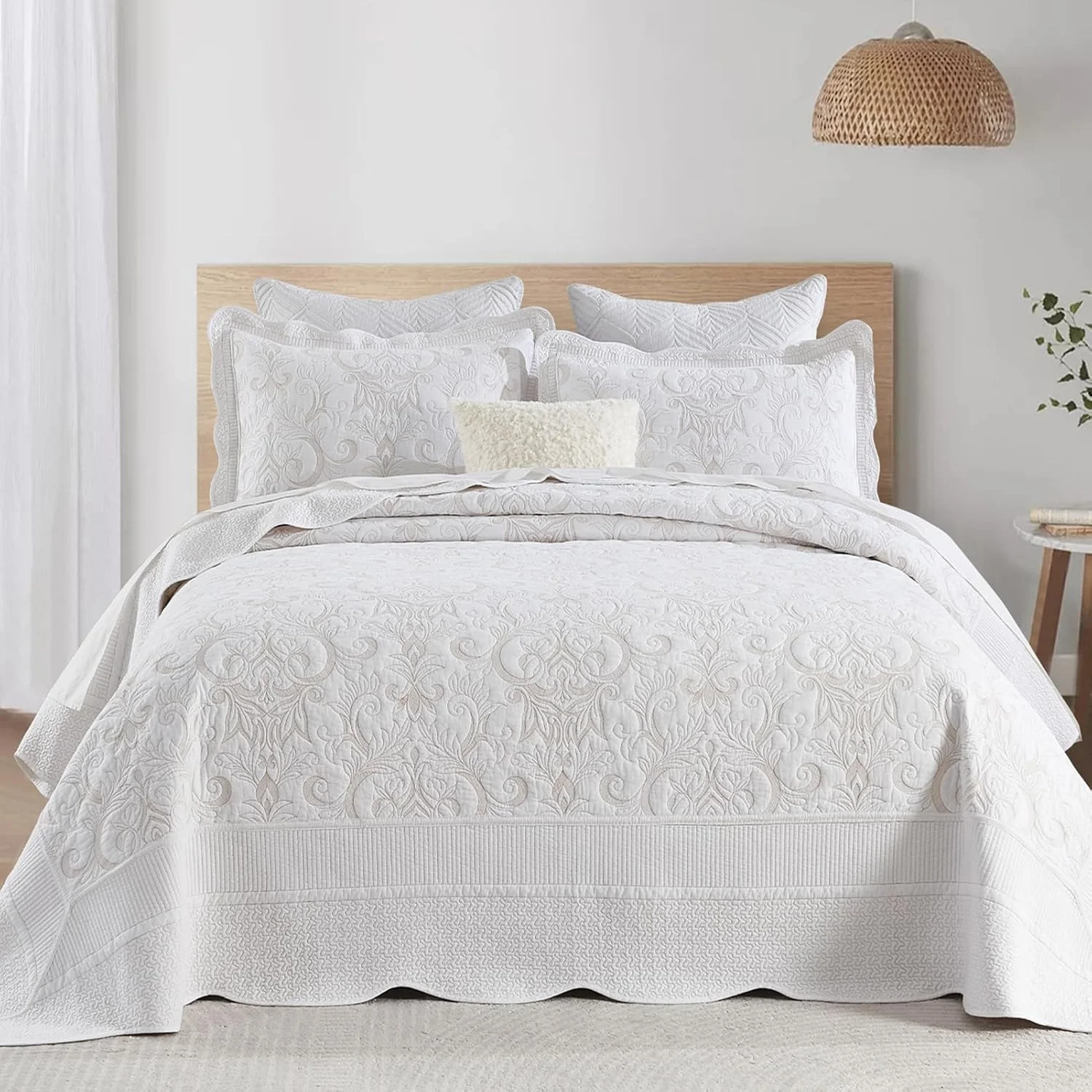 روتختی پنبه‌ای 100% SahSahCasa سایز 325x305 سانتی‌متر، مناسب تخت کالیفرنیا کینگ بزرگ، ست رو تختی لحافی، لحاف بزرگ کالیفرنیا کینگ، ست روتختی گلدوزی شده، لحاف سبک