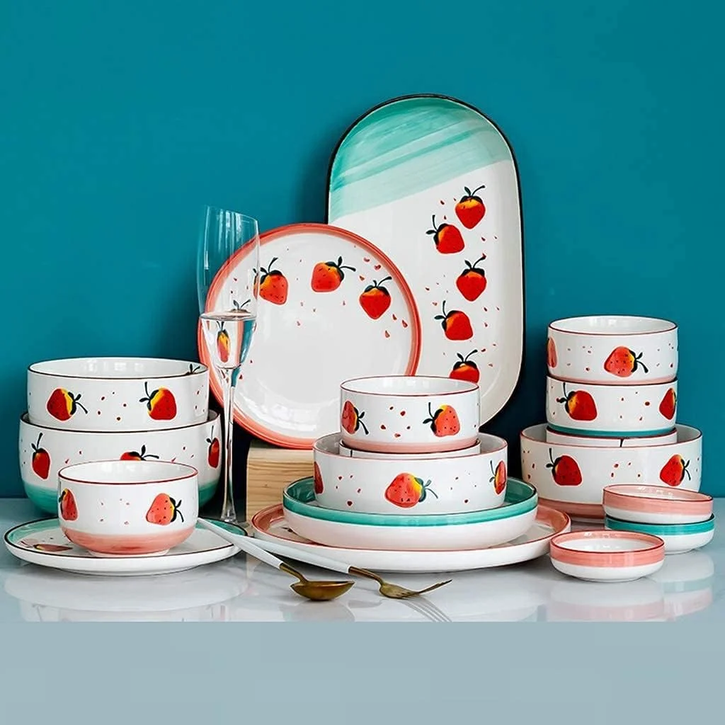 ست ظروف غذاخوری زیبا، ست ظروف بشقاب غذاخوری، ست غذاخوری چینی - 25 تکه طرح توت فرنگی ناز، ست بشقاب و کاسه سرامیکی