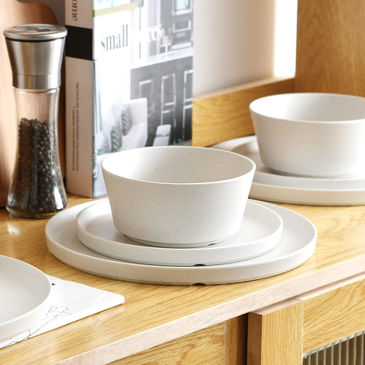 ست ظروف غذاخوری 12 پارچه ملامین فاین اند نایس، ست ظروف سفید مناسب استفاده در فضای داخلی و خارجی، ست بشقاب و کاسه برای 4 نفر، قابل شستشو در ماشین ظرفشویی، فاقد BPA (سفید مریم گلی)