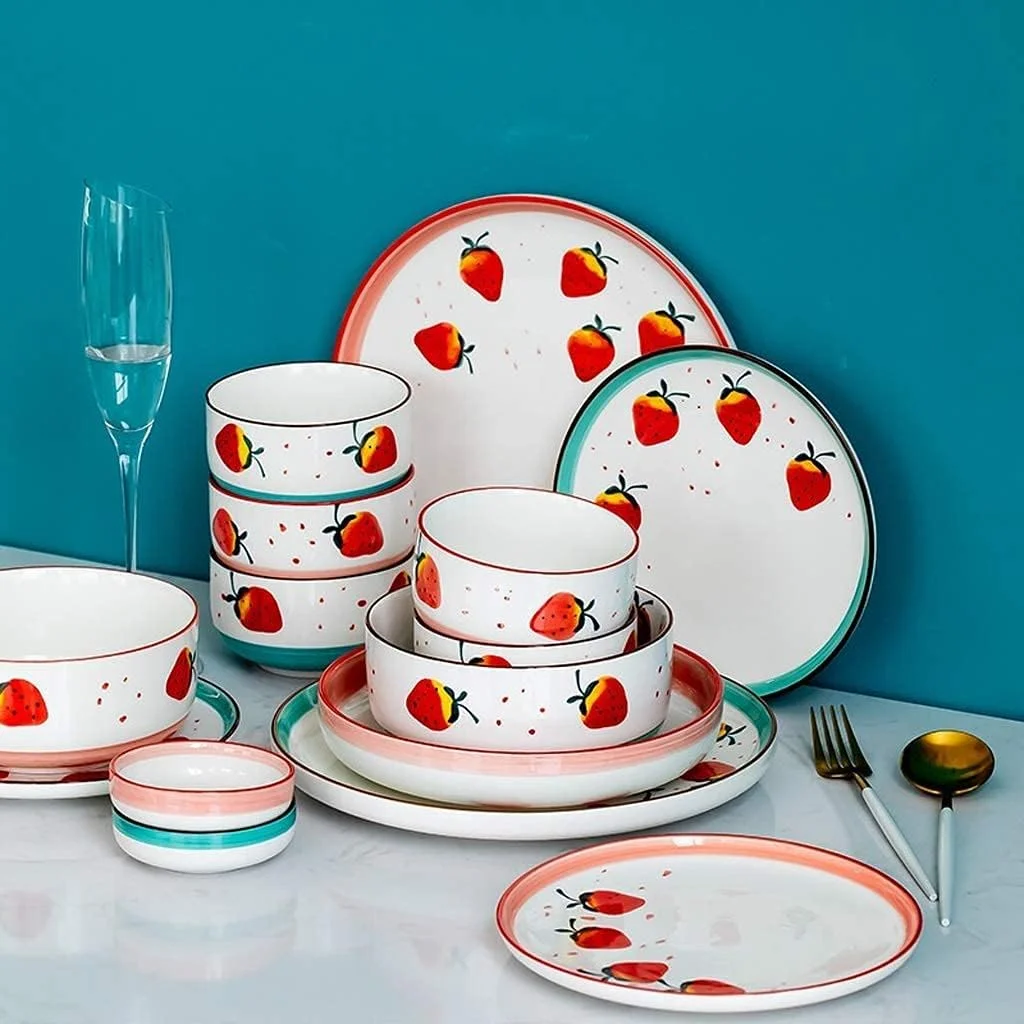 ست ظروف غذاخوری زیبا، ست ظروف بشقاب غذاخوری، ست غذاخوری چینی - 25 تکه طرح توت فرنگی ناز، ست بشقاب و کاسه سرامیکی