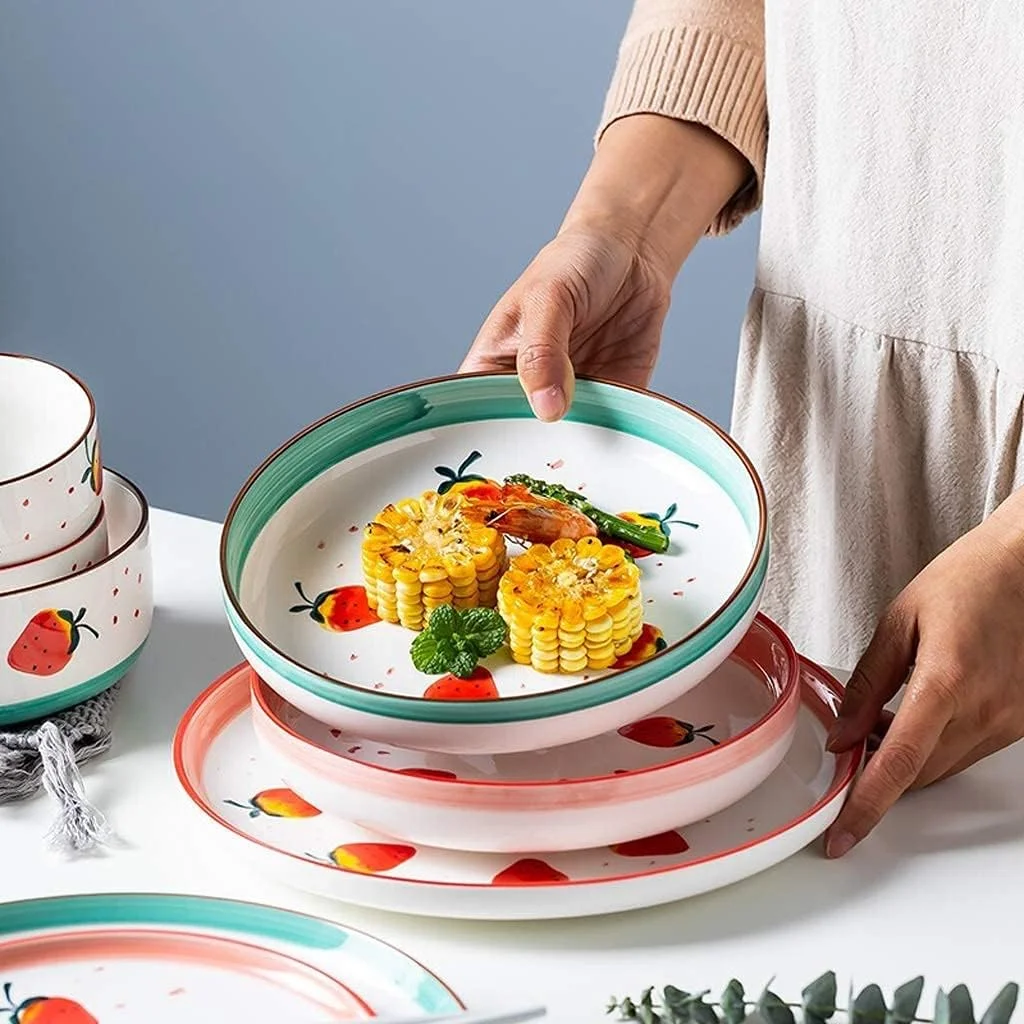 ست ظروف غذاخوری زیبا، ست ظروف بشقاب غذاخوری، ست غذاخوری چینی - 25 تکه طرح توت فرنگی ناز، ست بشقاب و کاسه سرامیکی