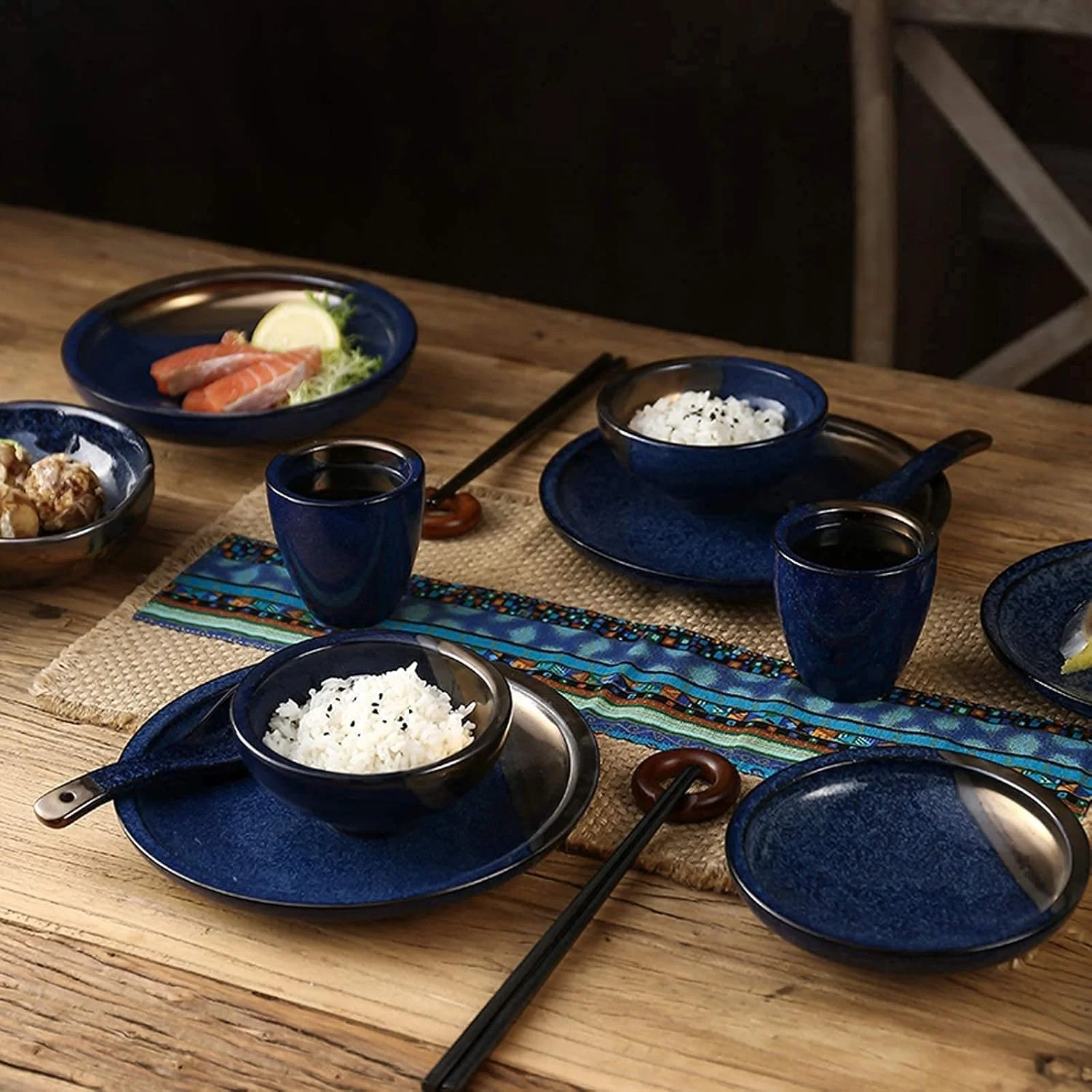 سرویس ظروف سرامیکی، ست ظروف طلایی به سبک ژاپنی 39 پارچه | کاسه غلات چینی و ست بشقاب استیک برای دورهمی خانوادگی