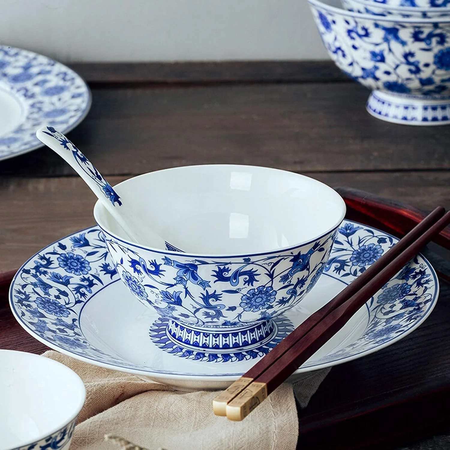 سرویس ظروف غذاخوری سرامیکی، ست ظروف چینی آبی و سفید 26 تکه | جعبه هدیه شامل بشقاب استیک، کاسه غلات و کاسه سوپ مناسب هدیه عروسی