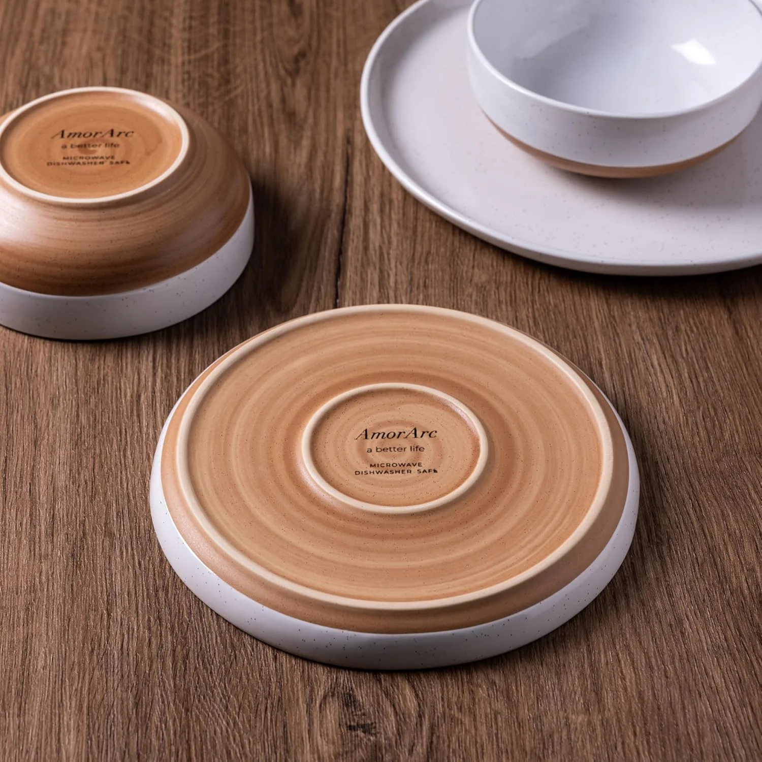 سرویس ظروف غذاخوری سرامیکی AmorArc برای 8 نفر، 24 تکه بشقاب و کاسه با طراحی دستی و زیره سفالی روستیک، ظروف سنگی مقاوم در برابر خراش، قابل شستشو در ماشین ظرفشویی و استفاده در مایکروویو، سفید