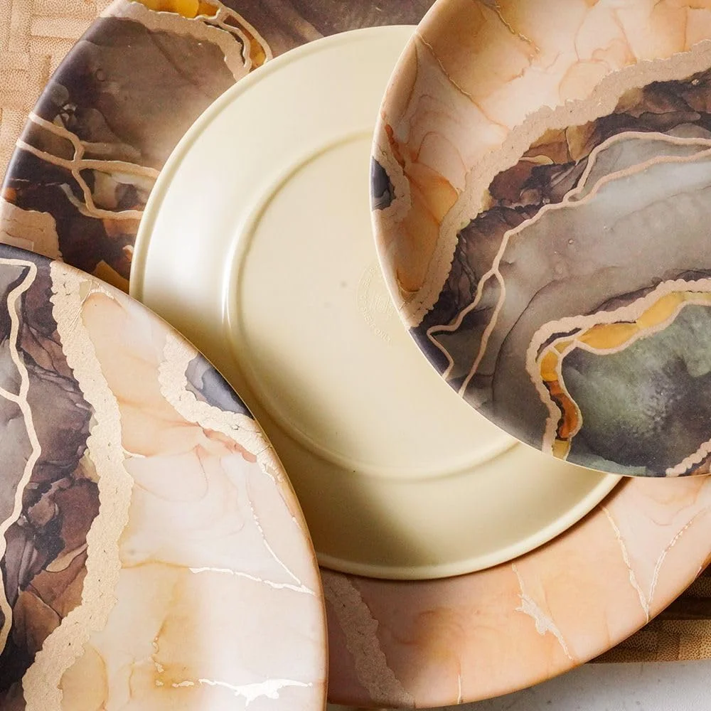 سرویس غذاخوری ۳۲ پارچه ملامین مات Urmi، شیک، بادوام و سبک برای ۶ نفر، مقاوم در برابر شکستن، ایده آل برای استفاده روزانه، مهمانی ها، غذاخوری در فضای باز و وعده های غذایی خانوادگی، کرم طلایی