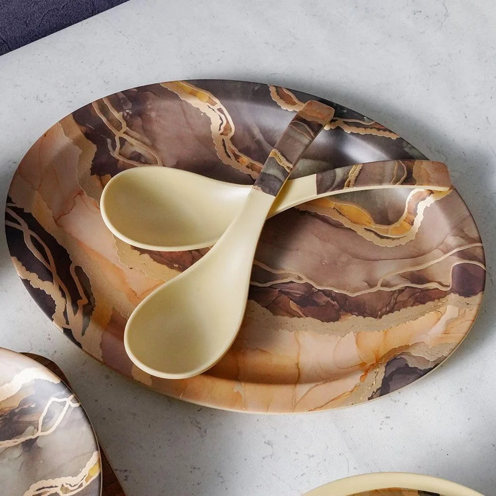 سرویس غذاخوری ۳۲ پارچه ملامین مات Urmi، شیک، بادوام و سبک برای ۶ نفر، مقاوم در برابر شکستن، ایده آل برای استفاده روزانه، مهمانی ها، غذاخوری در فضای باز و وعده های غذایی خانوادگی، کرم طلایی