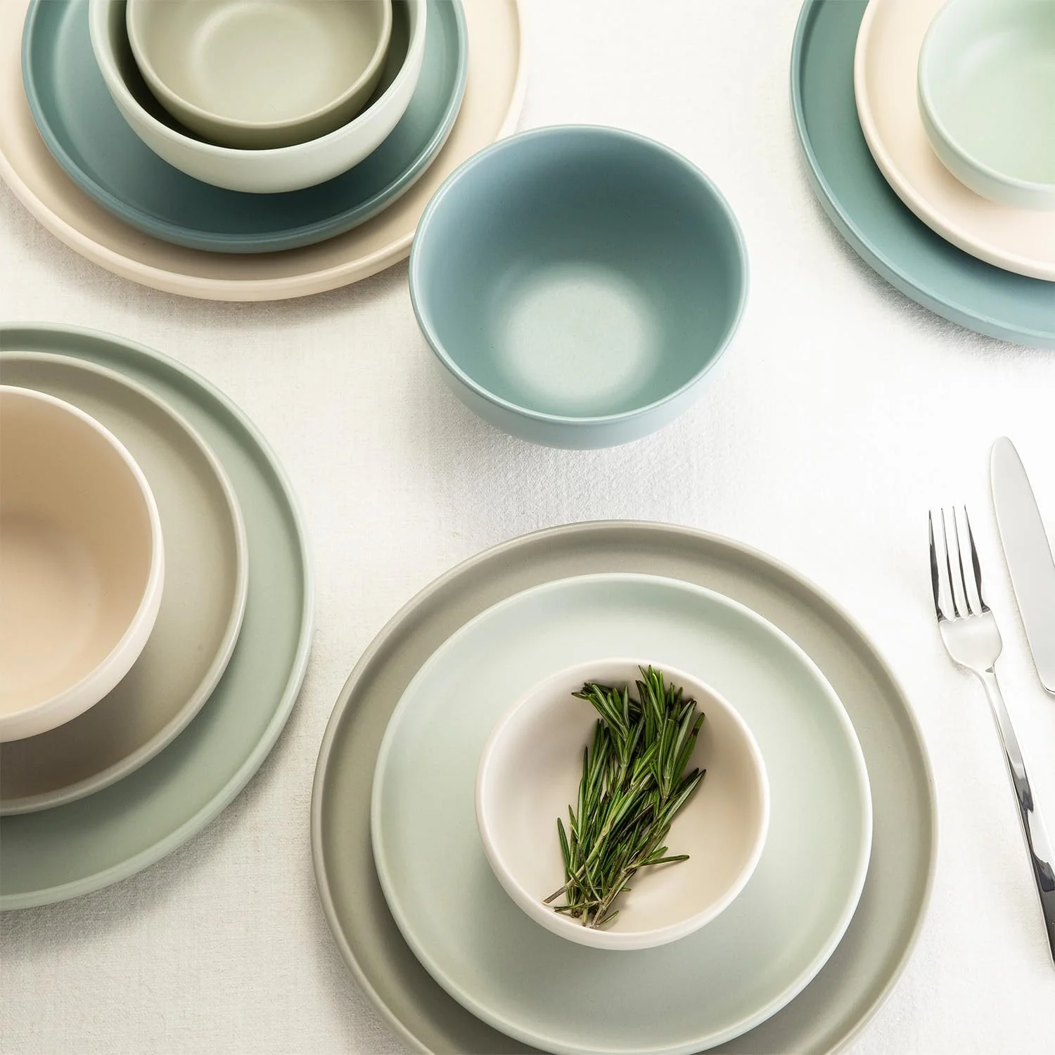 Rollo 16-Piece Artist's Blend Casual Stoneware Dinnerware Set (Service for 4) Rollo 16-Piece Artist's Blend Casual Stoneware Dinnerware Set (Service for 4)