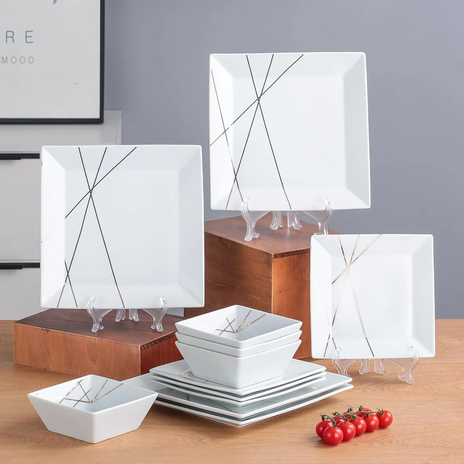 سرویس غذاخوری 12 پارچه DOMINI، مناسب برای 4 نفر، ظروف چینی، سرویس غذاخوری مربع با بشقاب غذاخوری، بشقاب دسر و کاسه پاستا، خط طلایی سفید