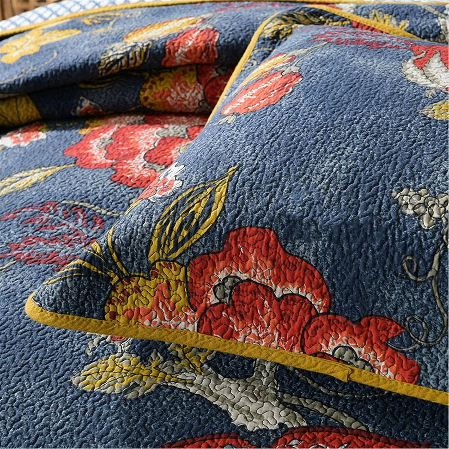 روتختی لحاف دار آبی 3 تکه پنبه ای دو رو طرح قرمز وینتیج سایز کینگ 230x250 سانتی متر به همراه 2 روبالشی 50x70 سانتی متر