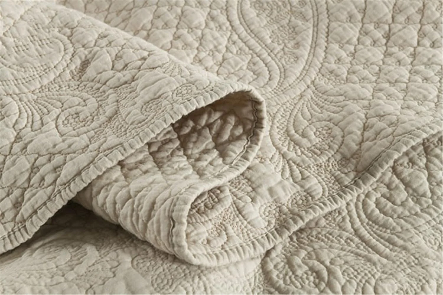 روتختی کینگ 230x250 سانتی متر + 2 روبالشتی برای دکور اتاق خواب، رو تختی دو طرفه با طرح پروانه، لحاف برجسته با روکش مات قهوه ای (سفید) (قهوه ای)