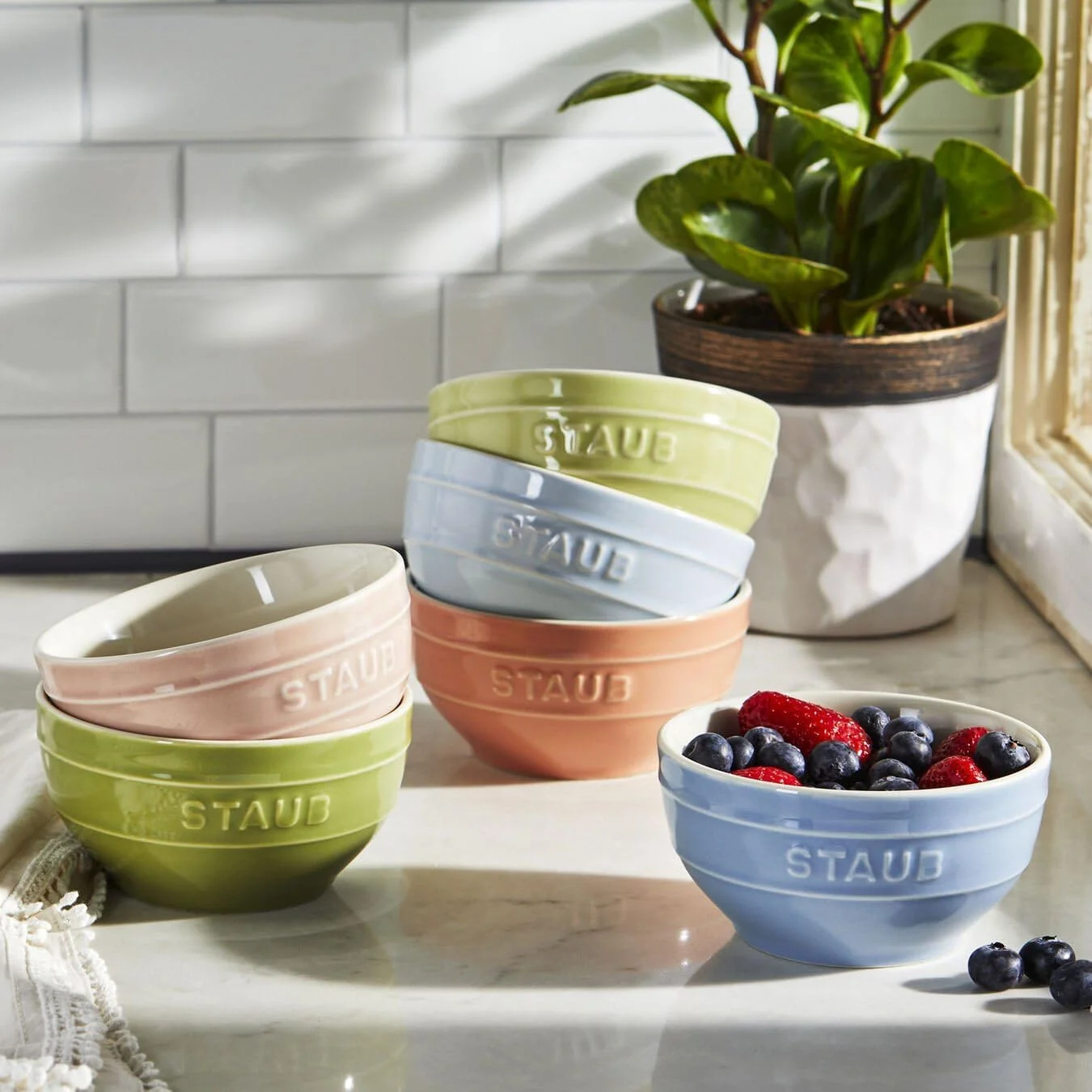 STAUB Ceramique Macaron Bowls, 400 ml, Cereal Bowls, Serving Bowls, Dessert Bowls, Mixed Colours, Ceramic, 12 cm, Set of 6