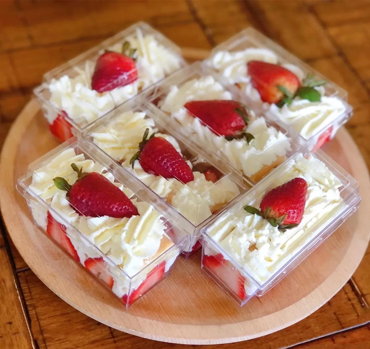 ست 50 عددی ظروف دسر مستطیلی شفاف با درب و قاشق، ظروف دسر پلاستیکی قابل استفاده مجدد 140 میلی لیتری، مینی کاسه برای موس، پودینگ، ماست، بستنی، مهمانی ها، عروسی ها و پذیرایی