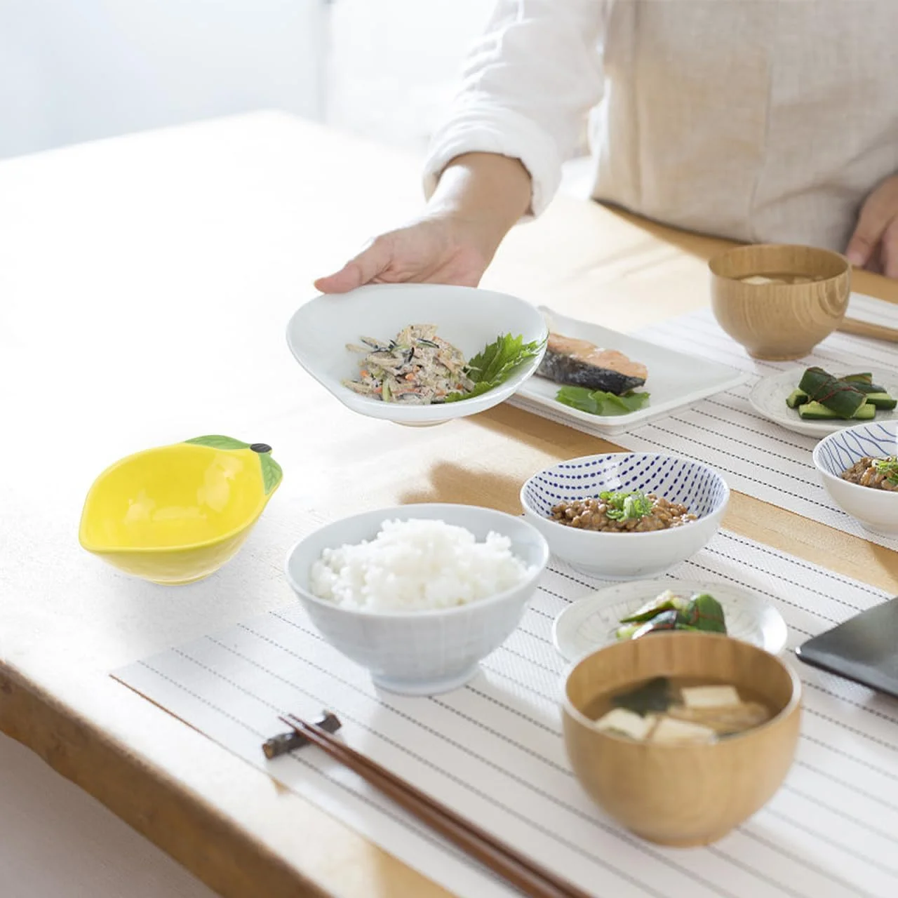 کاسه دسر سرامیکی کیچوو طرح لیمو، کاسه چند منظوره میوه خوری کاسه سالاد کاسه سرو برای میوه تنقلات سالاد لیمویی زرد کاسه سرامیکی تزئینی برای ایده هدیه منزل 12 x 8.5 x 4 سانتی متر