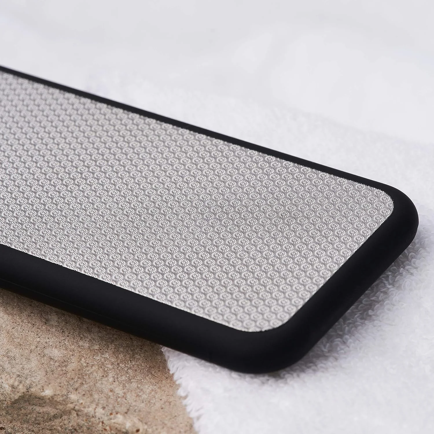 سوهان پدیکور لیزری نسل جدید DYNESSE. از بین برنده پینه پا. اسکرابر پا با طراحی ارگونومیک. لایه بردار استیل ضد زنگ پا برای اسپا و پدیکور. سنگ پا برای پا.