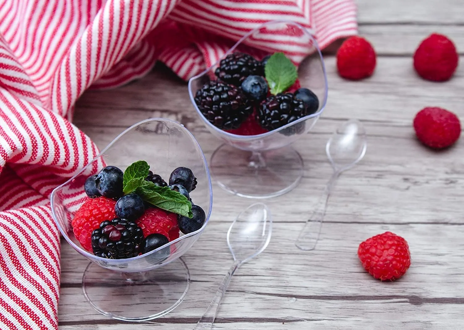 ظروف دسر اکسفور بسته 24 عددی به همراه 24 قاشق، مینی کاپ پایه دار صدف پلاستیکی، کاپ پیش غذا سخت شفاف، ظرف سرو پارفه، کاپ موس، مناسب برای دسر، پودینگ ظروف دسر اکسفور بسته 24 عددی به همراه 24 قاشق، مینی کاپ پایه دار صدف پلاستیکی، کاپ پیش غذا سخت شفاف، ظرف سرو پارفه، کاپ موس، مناسب برای دسر، پودینگ