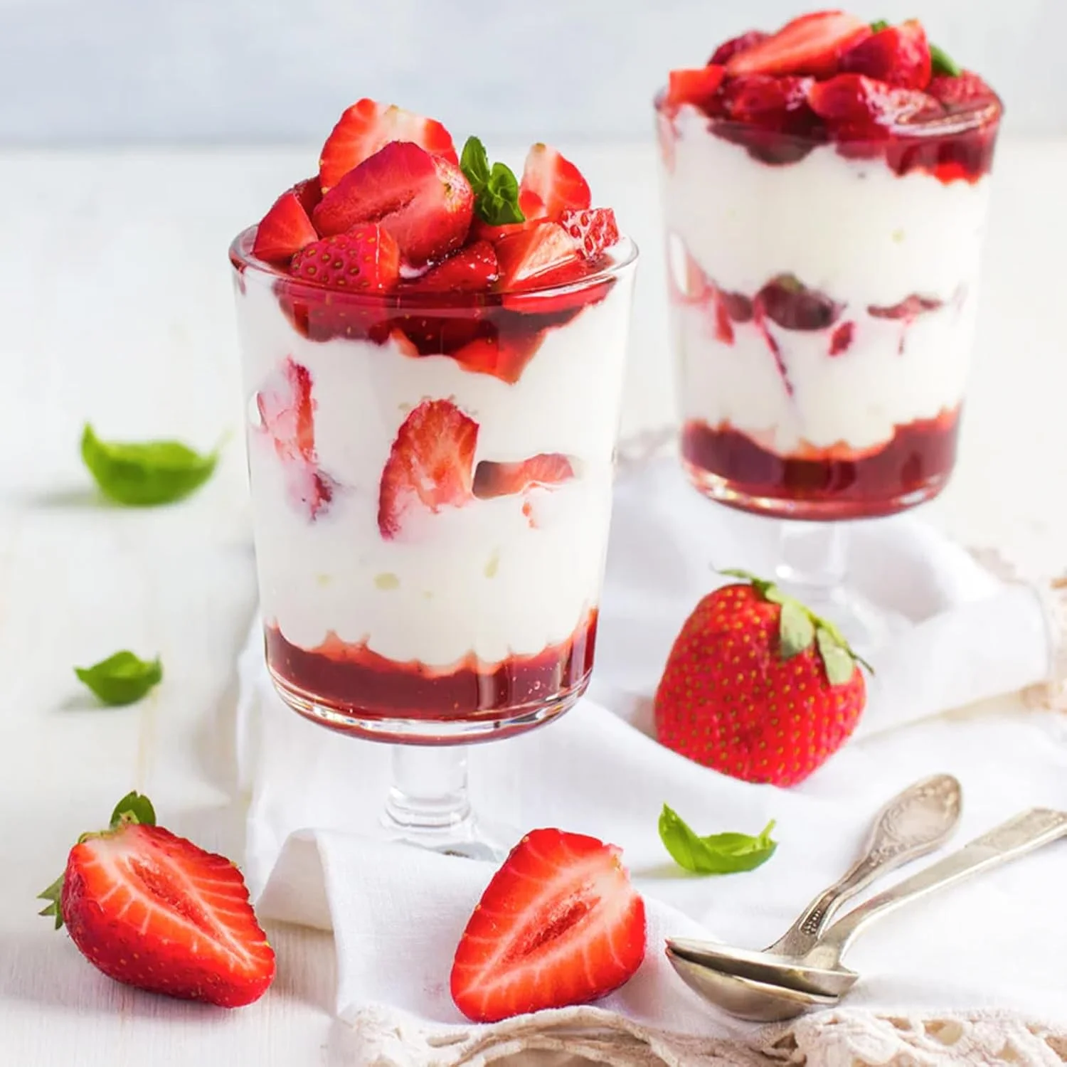 ظروف دسر خوری پلاستیکی کوچک MIVIDE، 100-120 میلی لیتر / 4 اونس، کاسه های دسر خوری پلاستیکی کوچک، لیوان های پلاستیکی پایه دار برای مهمانی دسر، پودینگ، موس، بستنی، بسته 100 عددی