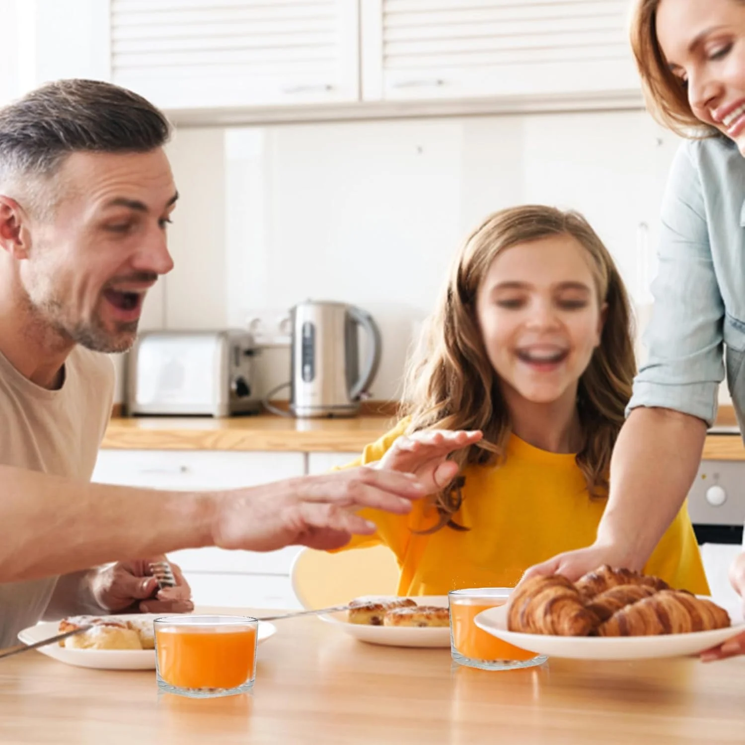 ست 8 عددی کاسه دسر خوری کوچک شفاف فاتیا، 200 میلی لیتر، کاسه های دسر شیشه ای کوچک با طراحی مدرن، ظرف دسر کریستالی تزئینی برای بستنی، سالاد، کیک میوه، مهمانی، پودینگ