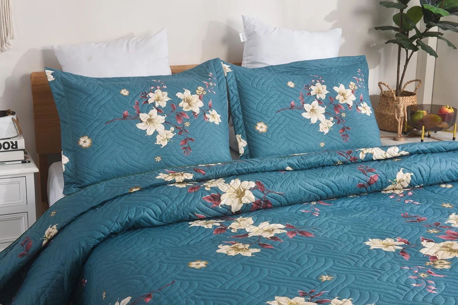 WEAVERS: 3 PCS Reversible Patchwork Quilted Bedspread, Floral Print Lightweight Comforter Coverlet, Soft Microfiber. Includes 2 Pillow Shams Fits Double & King Size Bed 220cm x 240cm. MILAN-125WV