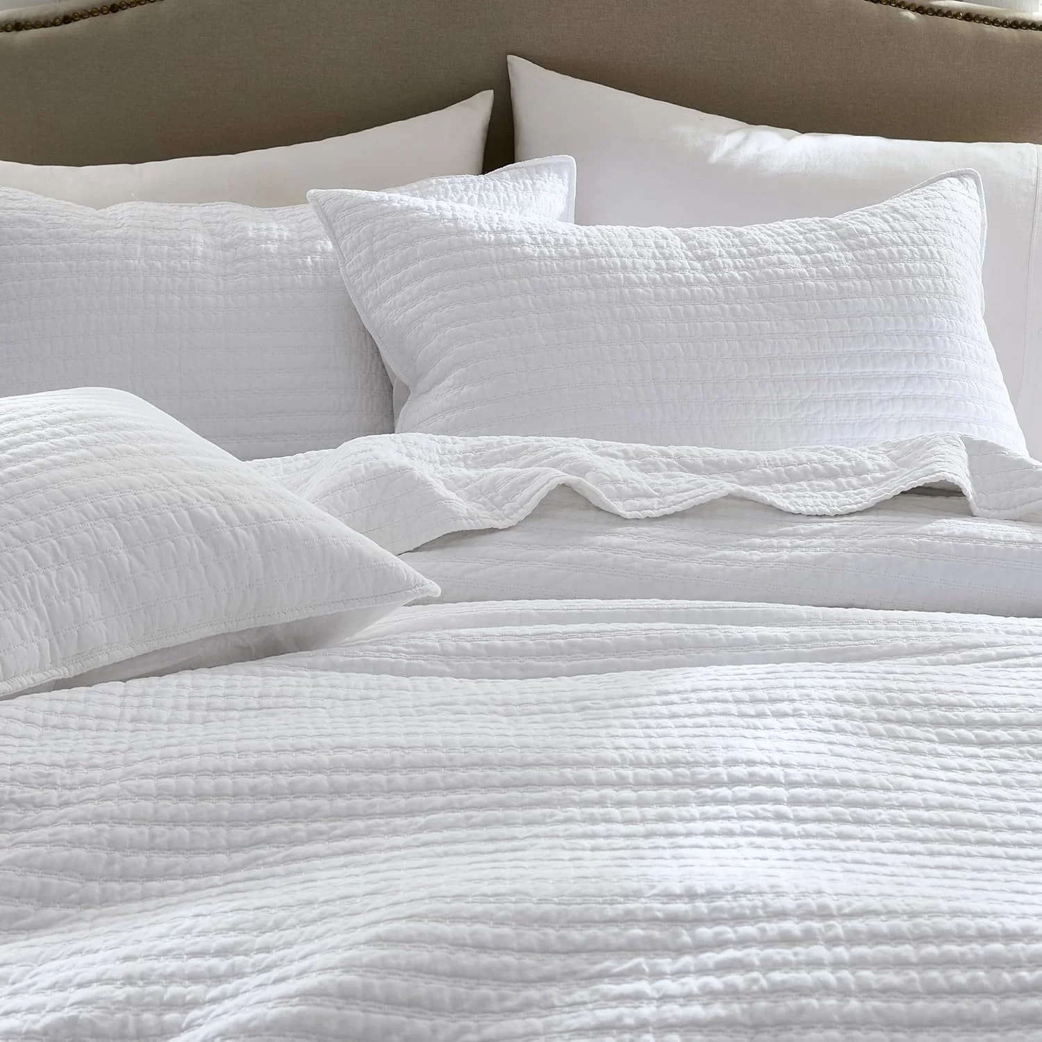 ست لحاف کینگ سایز 100% پنبه WDCOZY - روتختی نرم و سبک وزن با طرح راه راه سفید، بافت شبیه کتان، رو تختی روستایی به سبک خانه های روستایی، ملحفه گازی شیک و کهنه نما، 3 تکه