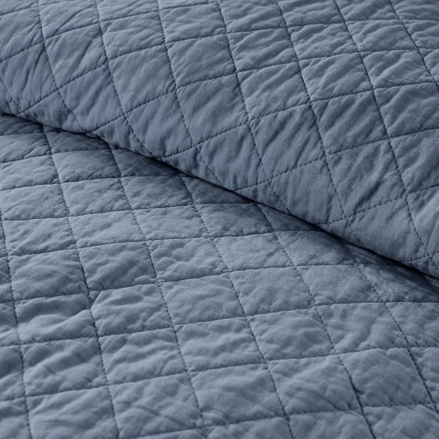 ست لحاف دونفره پنبه‌ای WDCOZY - آبی دودی با حاشیه چین‌دار، نرم و سبک، طرح بافت‌دار شبیه کتان، رو تختی روستایی به سبک خانه‌های مزرعه، روتختی گازی شیک و کهنه نما، 3 تکه
