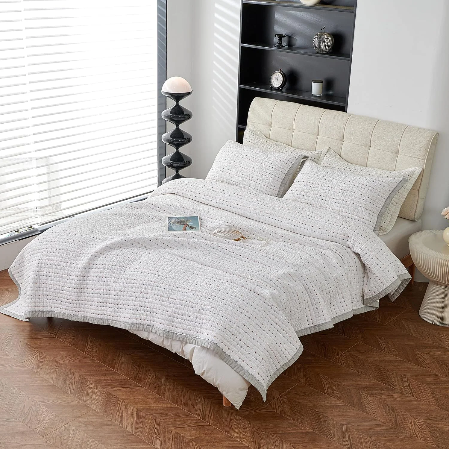 روتختی پنبه‌ای طرح‌دار vctops به همراه 2 روبالشتی، سایز کوئین، طرح راه‌راه گلدوزی شده، ست لحاف سبک و نرم مناسب خانه روستایی (سفید، کوئین)