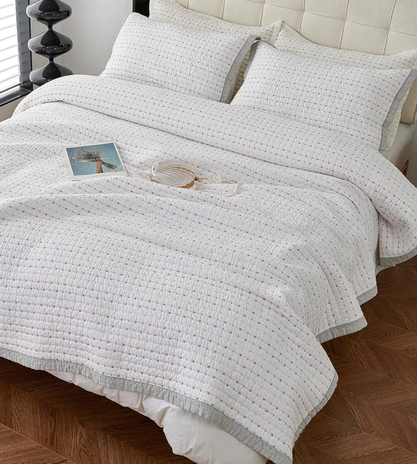 روتختی پنبه‌ای طرح‌دار vctops به همراه 2 روبالشتی، سایز کوئین، طرح راه‌راه گلدوزی شده، ست لحاف سبک و نرم مناسب خانه روستایی (سفید، کوئین)