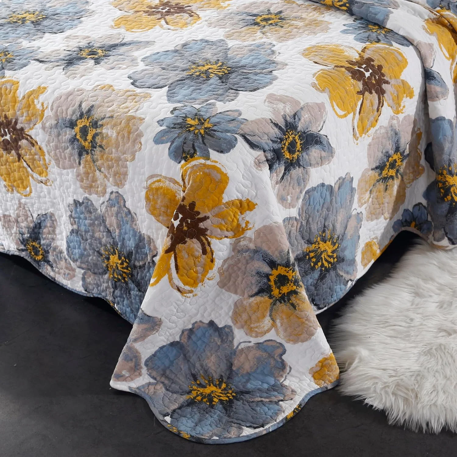 روتختی لحاف دار طرح گلدار شیک یوستاید سایز کینگ 3 تکه ست ملحفه نخی رنگارنگ با 2 روبالشتی روتختی لحاف دار طرح گلدار شیک یوستاید سایز کینگ 3 تکه ست ملحفه نخی رنگارنگ با 2 روبالشتی