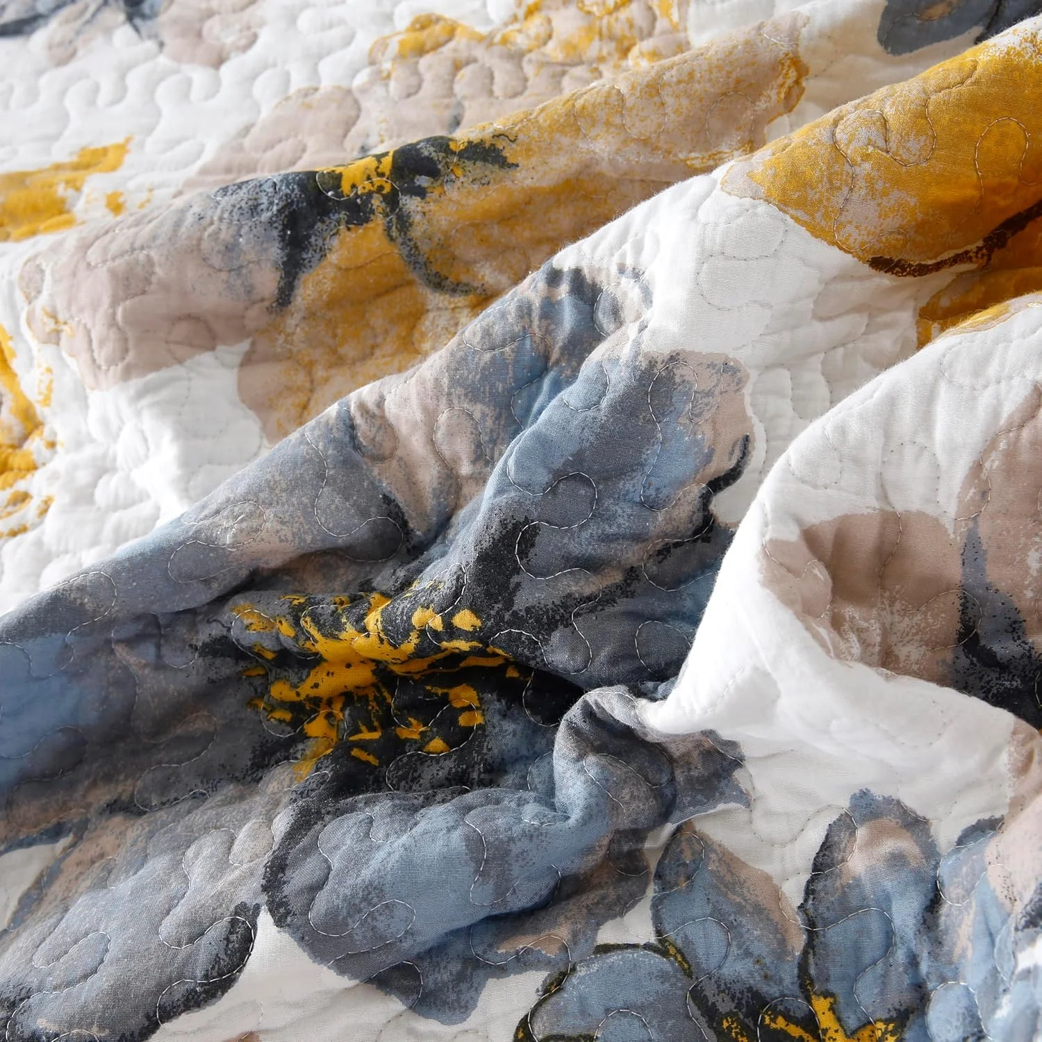 روتختی لحاف دار طرح گلدار شیک یوستاید سایز کینگ 3 تکه ست ملحفه نخی رنگارنگ با 2 روبالشتی روتختی لحاف دار طرح گلدار شیک یوستاید سایز کینگ 3 تکه ست ملحفه نخی رنگارنگ با 2 روبالشتی