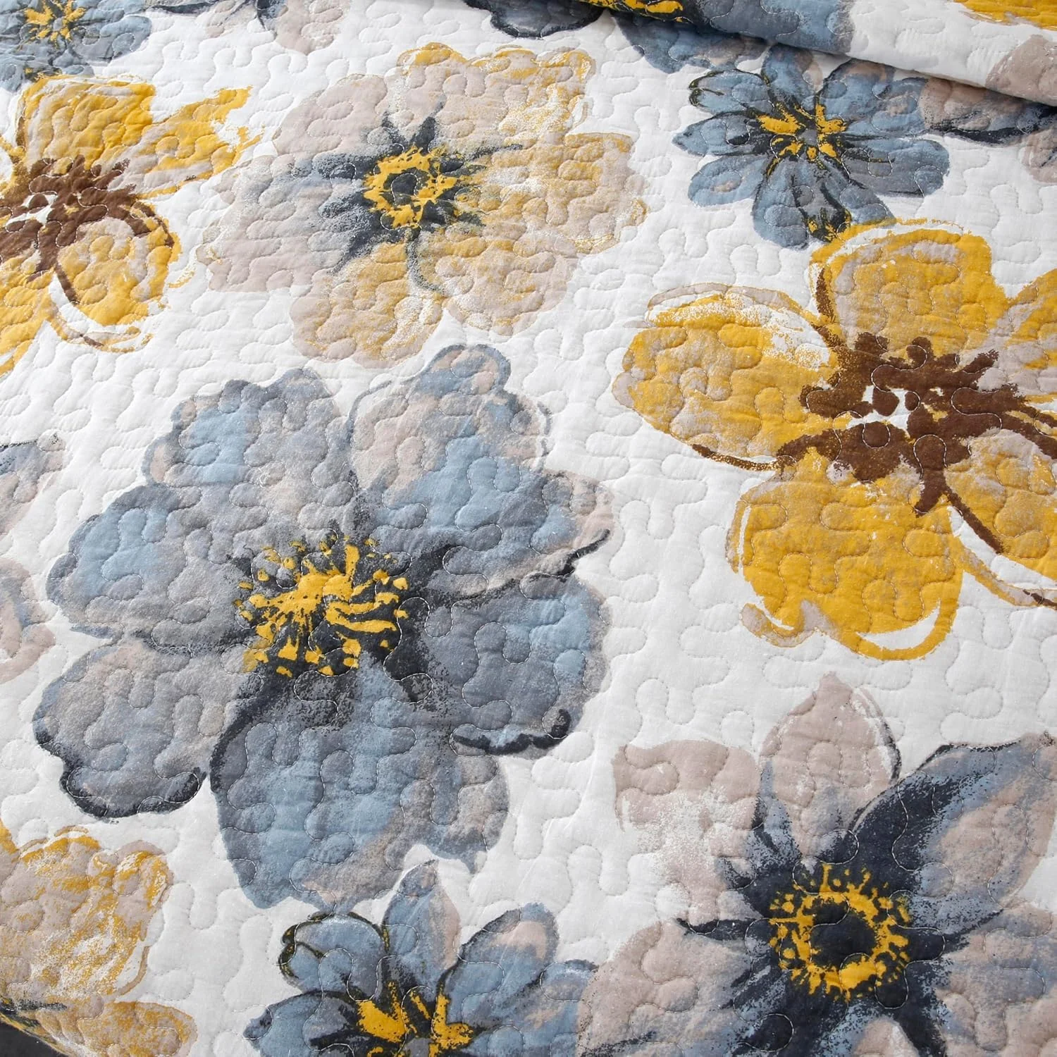 روتختی لحاف دار طرح گلدار شیک یوستاید سایز کینگ 3 تکه ست ملحفه نخی رنگارنگ با 2 روبالشتی روتختی لحاف دار طرح گلدار شیک یوستاید سایز کینگ 3 تکه ست ملحفه نخی رنگارنگ با 2 روبالشتی