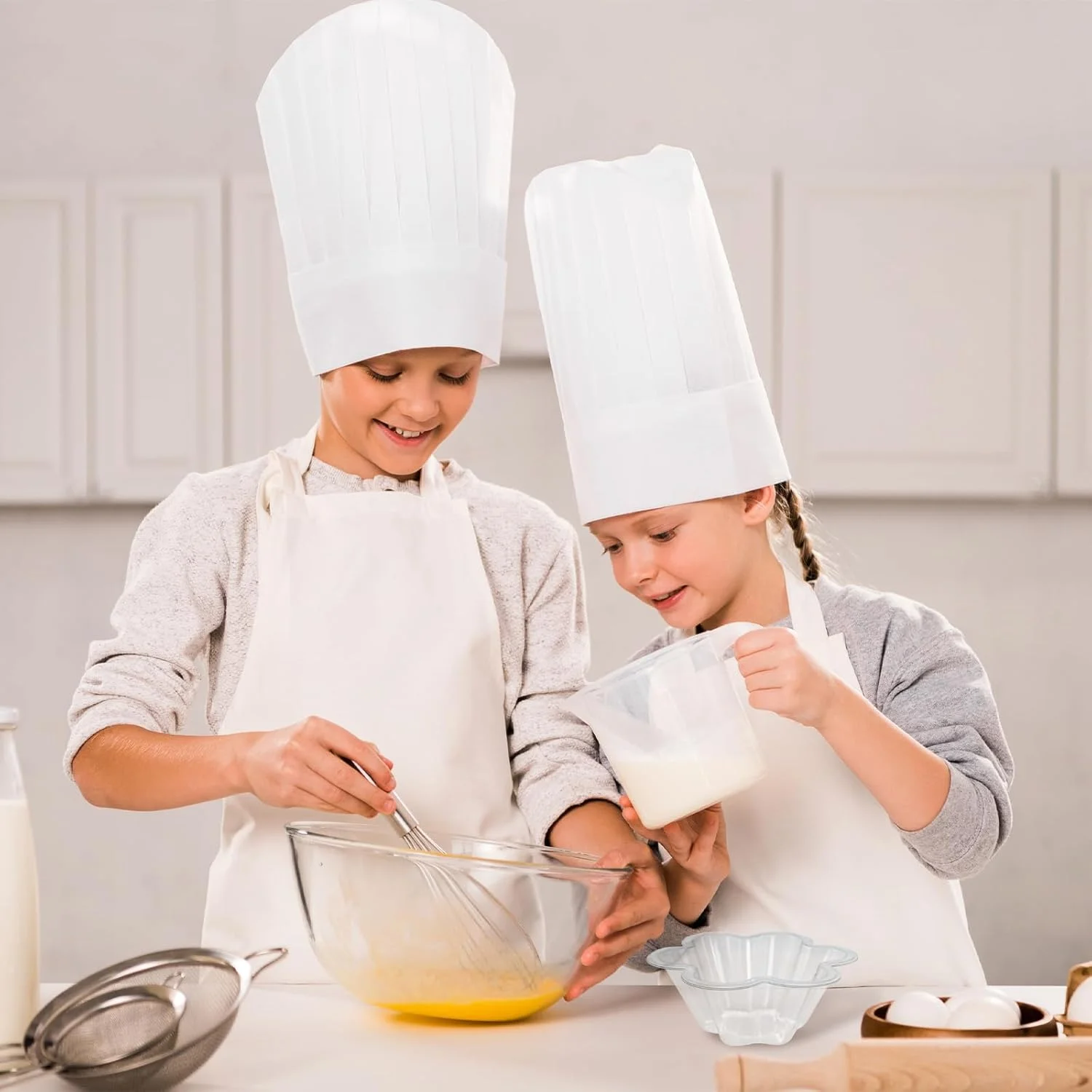 بسته 60 عددی لیوان دسر با قاشق، فنجان دسر 250 میلی لیتر پلاستیکی قابل استفاده مجدد با طرح گل، کاسه دسر شفاف برای موس، کیک، بستنی، ماست و پودینگ