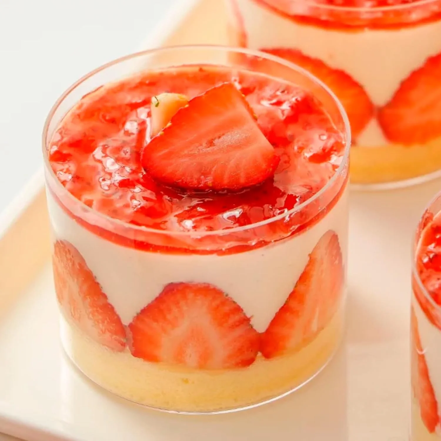 سینی دسر مینیاتوری 25 عددی Cisolen، ظرف دسر پلاستیکی 210 میلی لیتری/7 اونسی با قاشق، کاسه دسر شفاف، ظرف مربعی چیزکیک برای دسرهای خانگی، پودینگ، موس، مهمانی بستنی (گرد)