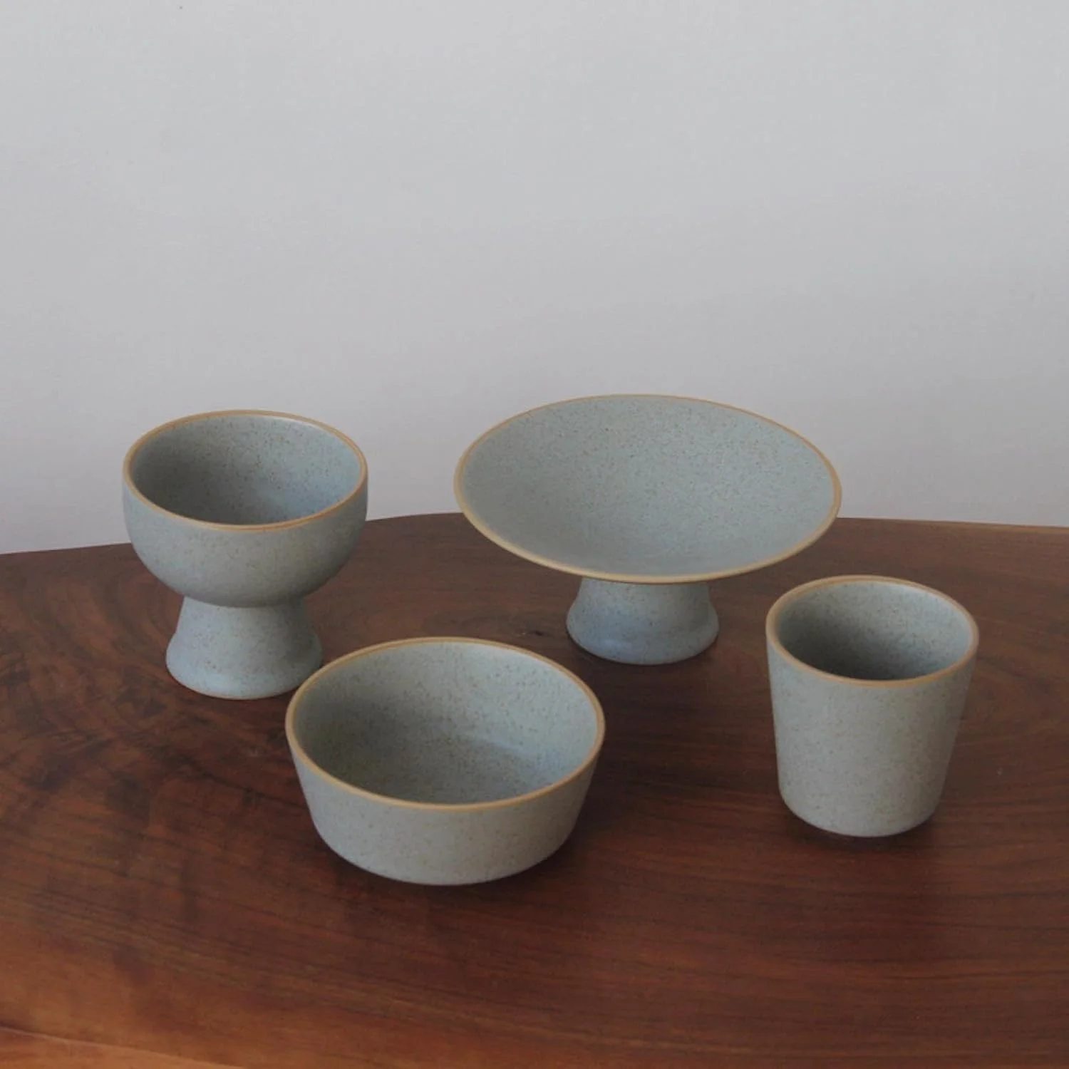 یک عدد فنجان آب سرامیکی رنگی زیر لعابی چینی، ست کاسه و بشقاب با ظرفیت کم - آبی و سفید - طرح گل - کاسه دسر به ارتفاع 3.75 اینچ