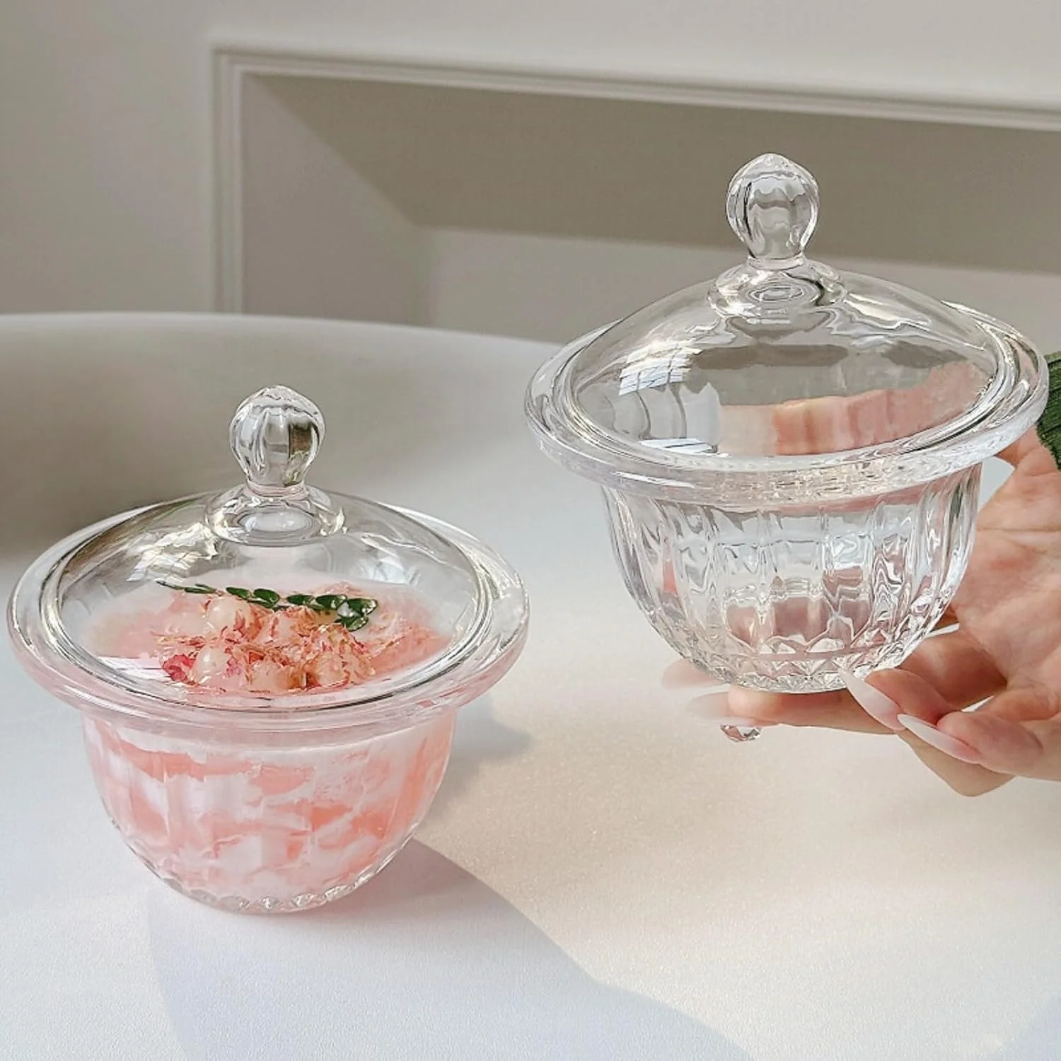 ست کاسه دسر شیشه ای Boxonly با درب، 210 میلی لیتر، کاسه های شیشه ای شفاف دست ساز برای بستنی، پودینگ، تنقلات، شامل 2 کاسه و 2 قاشق شکوفه گیلاس، طراحی مدرن و مینیمالیستی برای استفاده در منزل ست کاسه دسر شیشه ای Boxonly با درب، 210 میلی لیتر، کاسه های شیشه ای شفاف دست ساز برای بستنی، پودینگ، تنقلات، شامل 2 کاسه و 2 قاشق شکوفه گیلاس، طراحی مدرن و مینیمالیستی برای استفاده در منزل