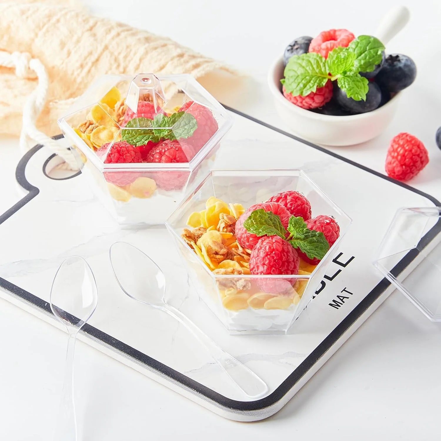 ظروف دسر مینیاتوری BIGTHREE با درب و قاشق، بسته 50 عددی لیوان تست پلاستیکی، فنجان پیش غذای شفاف پارفه، لیوان شات دسر پلاستیکی برای کیک، بستنی، ماست، لوازم پذیرایی مهمانی ظروف دسر مینیاتوری BIGTHREE با درب و قاشق، بسته 50 عددی لیوان تست پلاستیکی، فنجان پیش غذای شفاف پارفه، لیوان شات دسر پلاستیکی برای کیک، بستنی، ماست، لوازم پذیرایی مهمانی